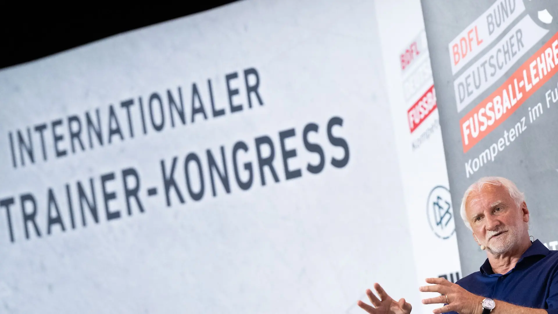 Rudi Völler hat nach der WM über einen Rücktritt als DFB-Sportdirektor nachgedacht.