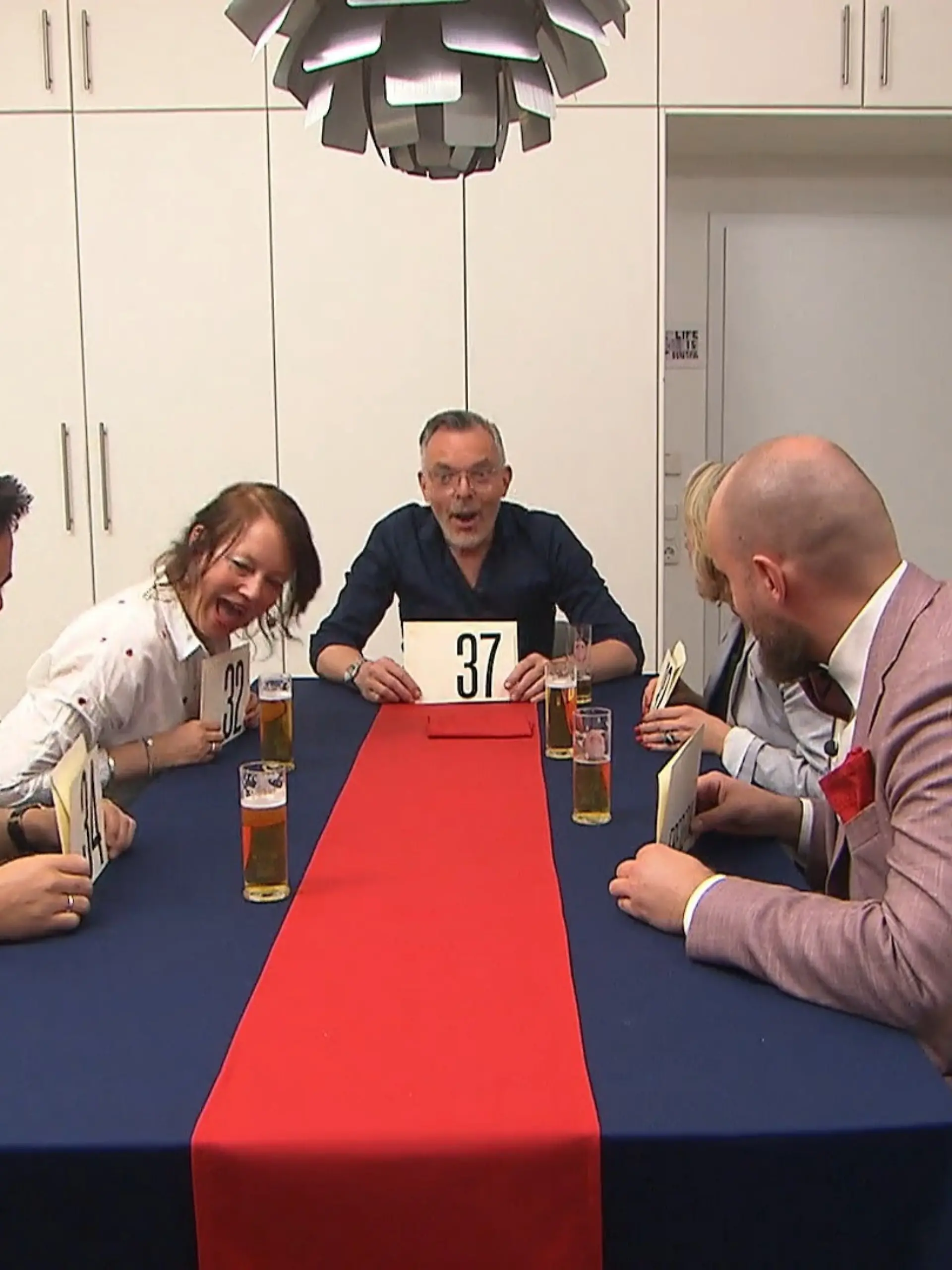 Bild zu: "Tobi schnappt sich die Krone!"