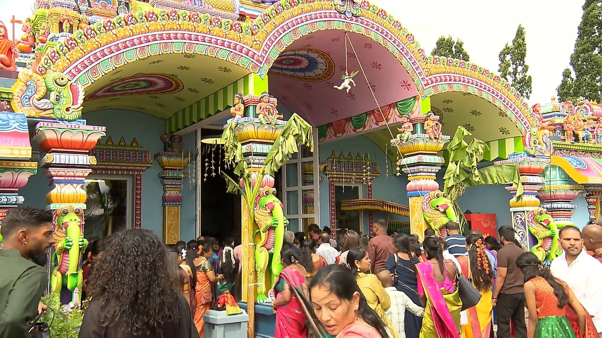 Der größte Hindu-Tempel Deutschlands wird zum Pilgerort Bundespräsident zu Besuch im Ruhrgebiet