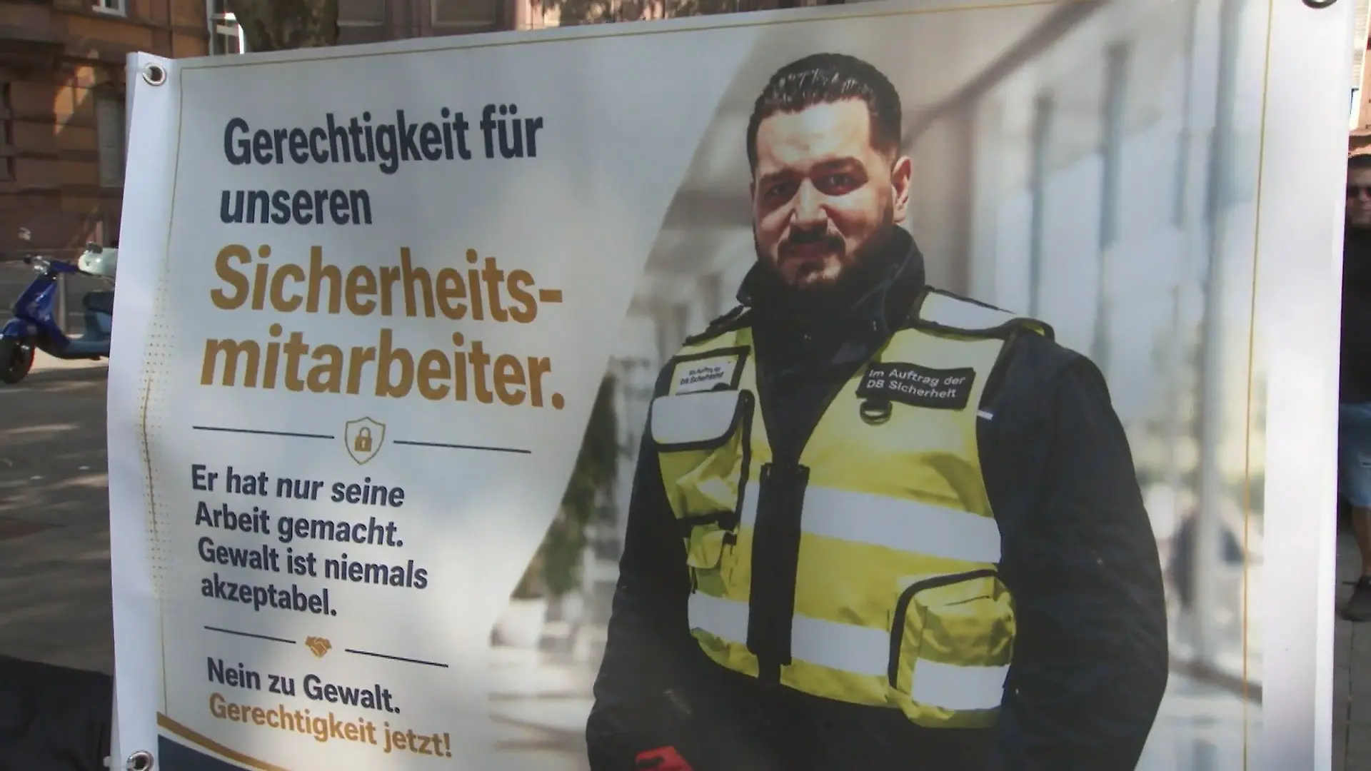 Bild von Sturz des Bahnmitarbeiters aus Zug erscheint in neuem Licht