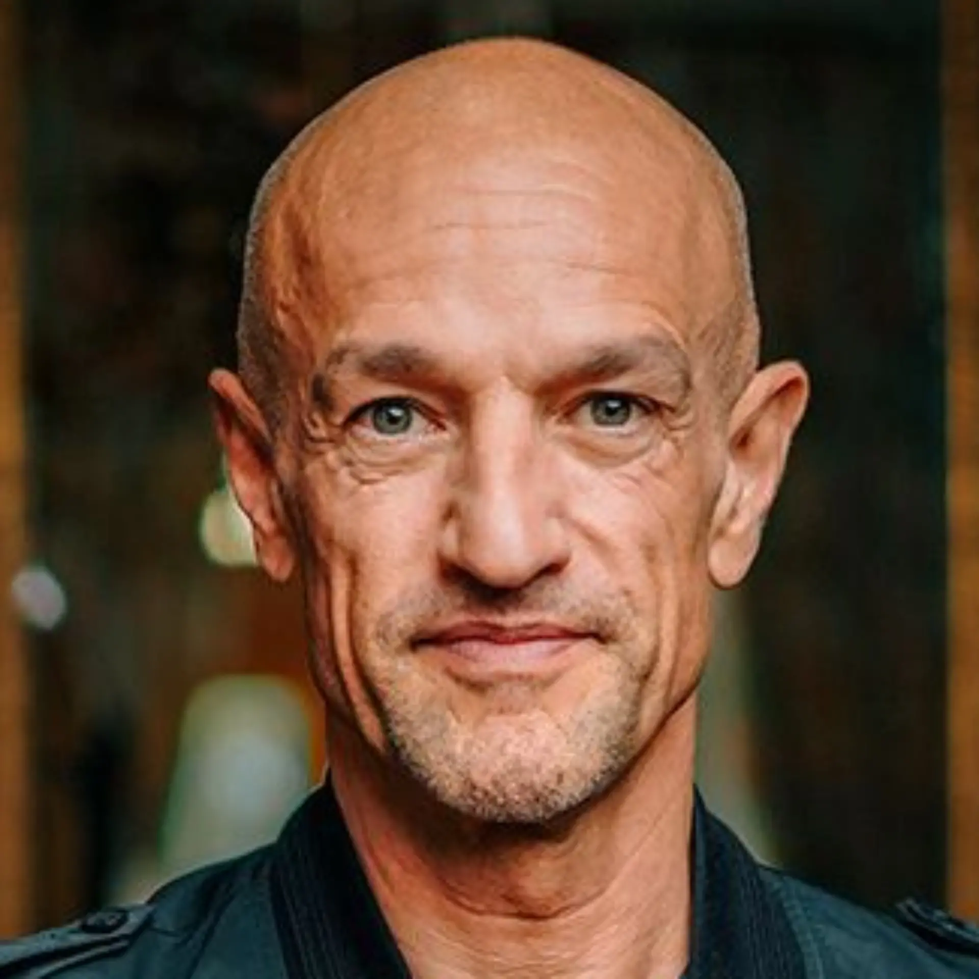 Tiefgang statt Oberfläche: Model-Scout Peyman Amin spielt als komplexer Charakter Tiefgang statt Oberfläche: Model-Scout Peyman Amin spielt als komplexer Charakter