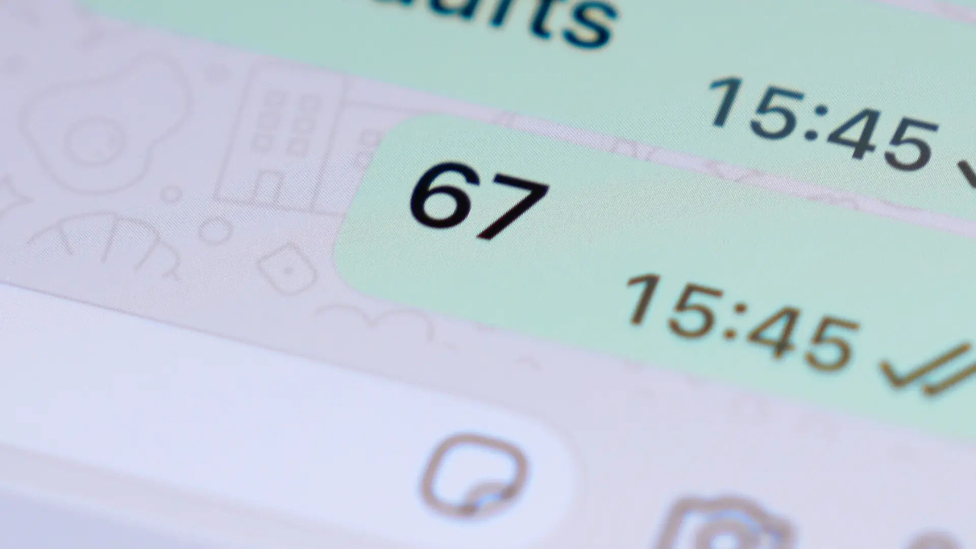 Die Zahl „67“ ist auf dem Display eines Smartphones zu lesen. Die Top 10 vor der Wahl zum Jugendwort des Jahres 2026 im Oktober stehen fest. +++ dpa-Bildfunk +++