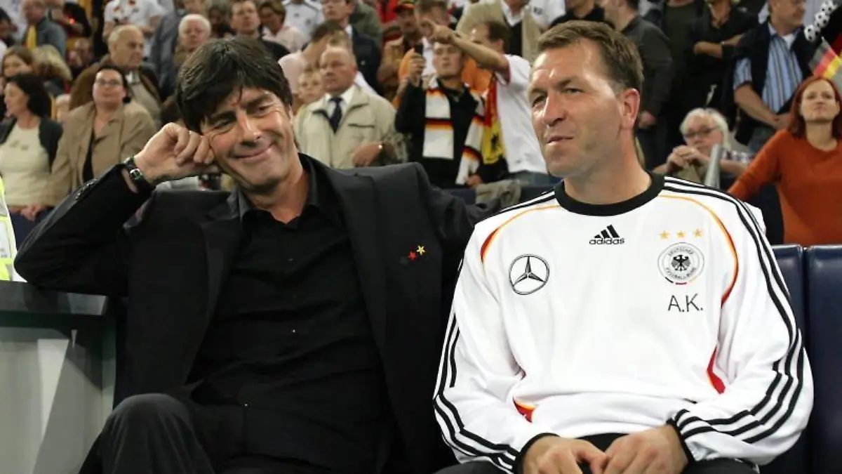 Bundestrainer Joachim Löw debütiert 2006 gegen Schweden, Torwarttrainer Andreas Köpke war schon damals dabei. Foto: Oliver Berg