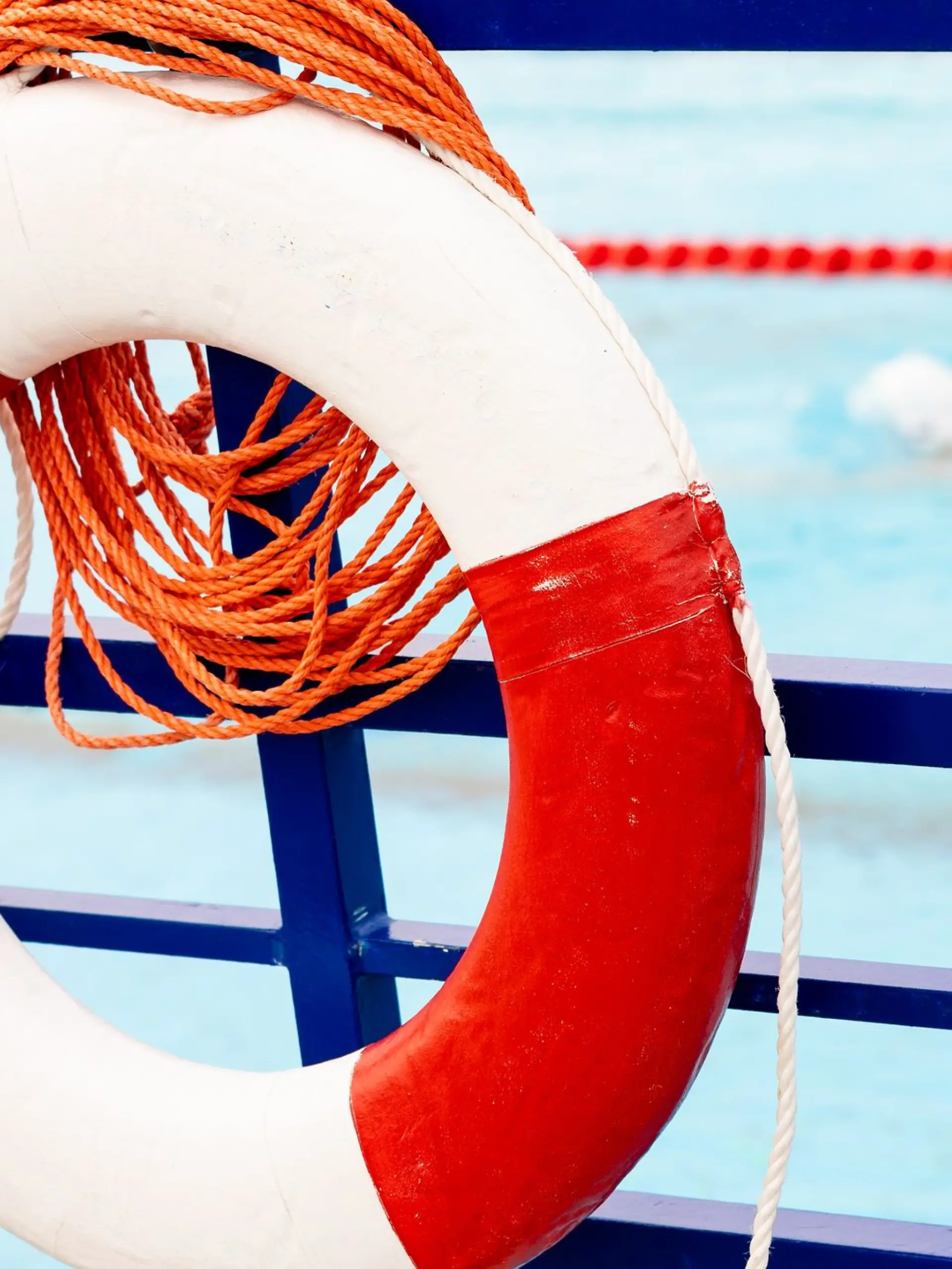 Bild zu: "Mädchen (9) im Freibad reanimiert – jetzt ist die Berliner Schülerin tot"