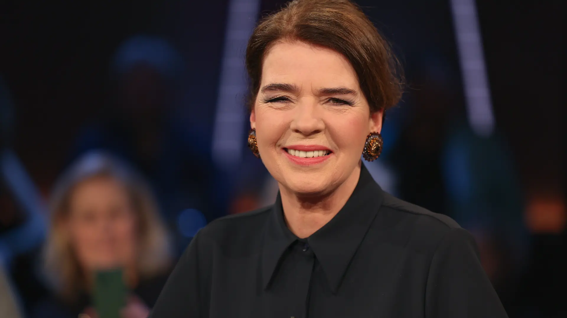 Susanne Daubner, "Tagesschau"-Sprecherin, sitzt in der "NDR Talk Show". (zu dpa: «Jugendwort des Jahres: «Das crazy» macht knapp das Rennen») +++ dpa-Bildfunk +++