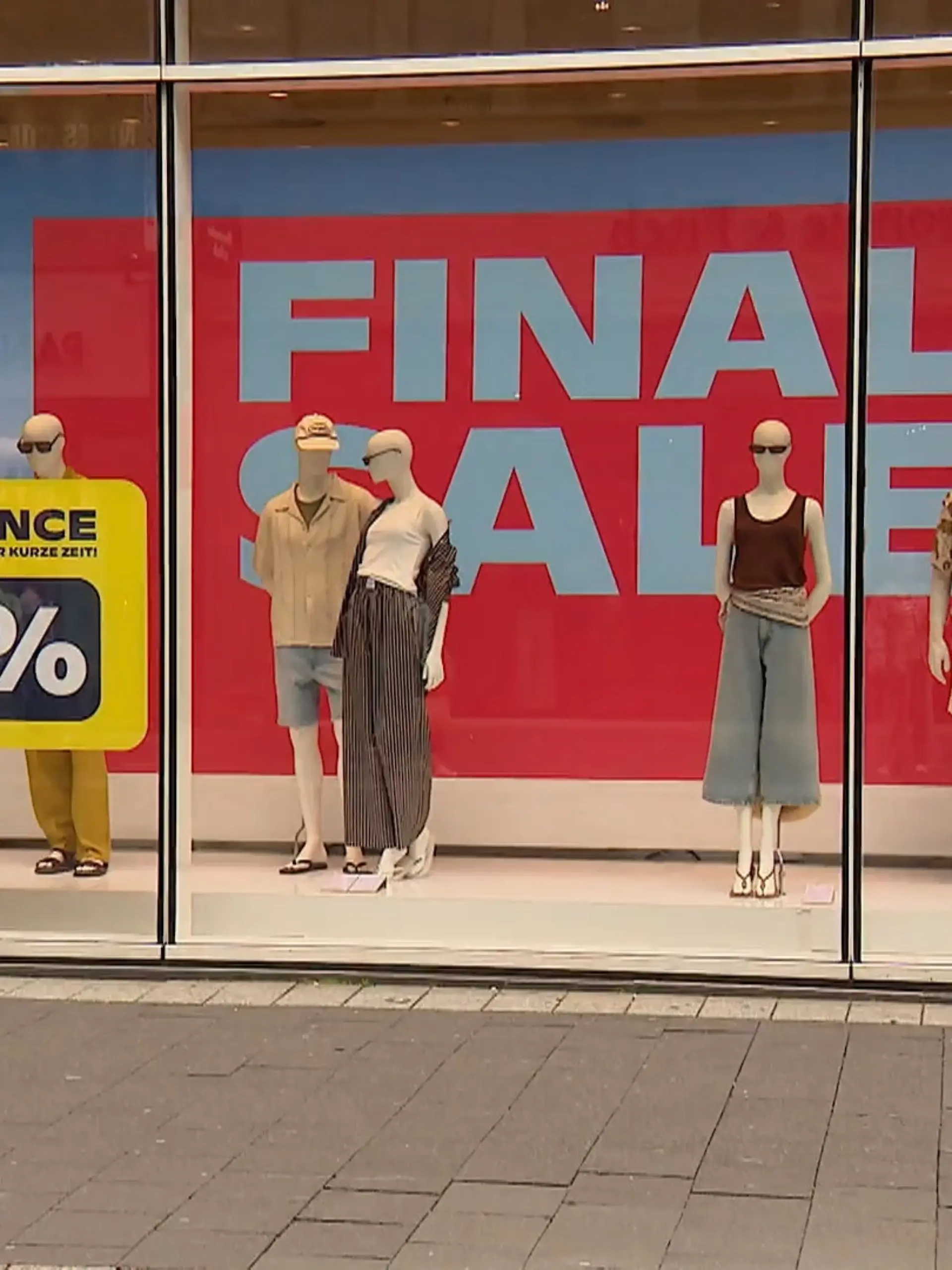 Bild zu: "Sommer-Sale im Einzelhandel"