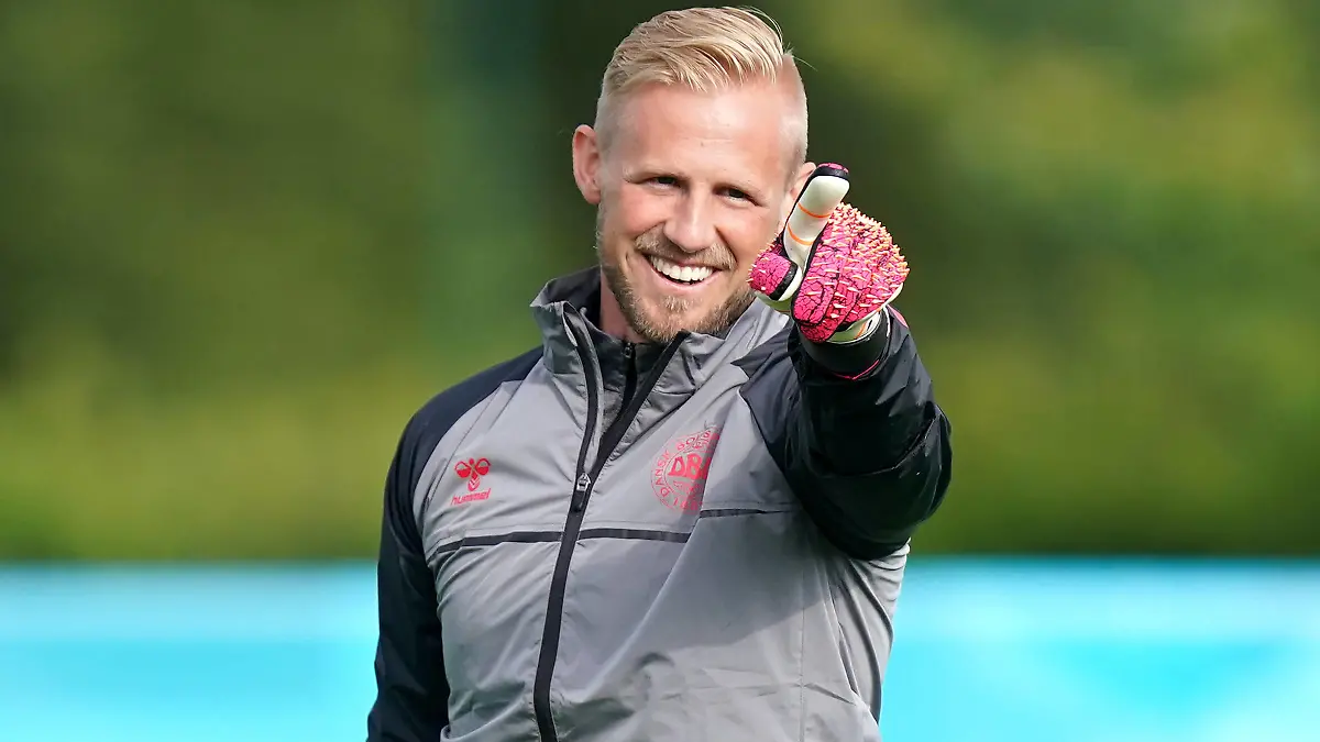  Denmark Training - Enfield Training Centre Denmark goalkeeper Kasper Schmeichel during the training session at Enfield Training Centre, London. Picture date: Tuesday July 6, 2021. Use subject to restrictions. Editorial use only, no commercial use without prior consent from rights holder. PUBLICATIONxINxGERxSUIxAUTxONLY Copyright: xMikexEgertonx 60780855