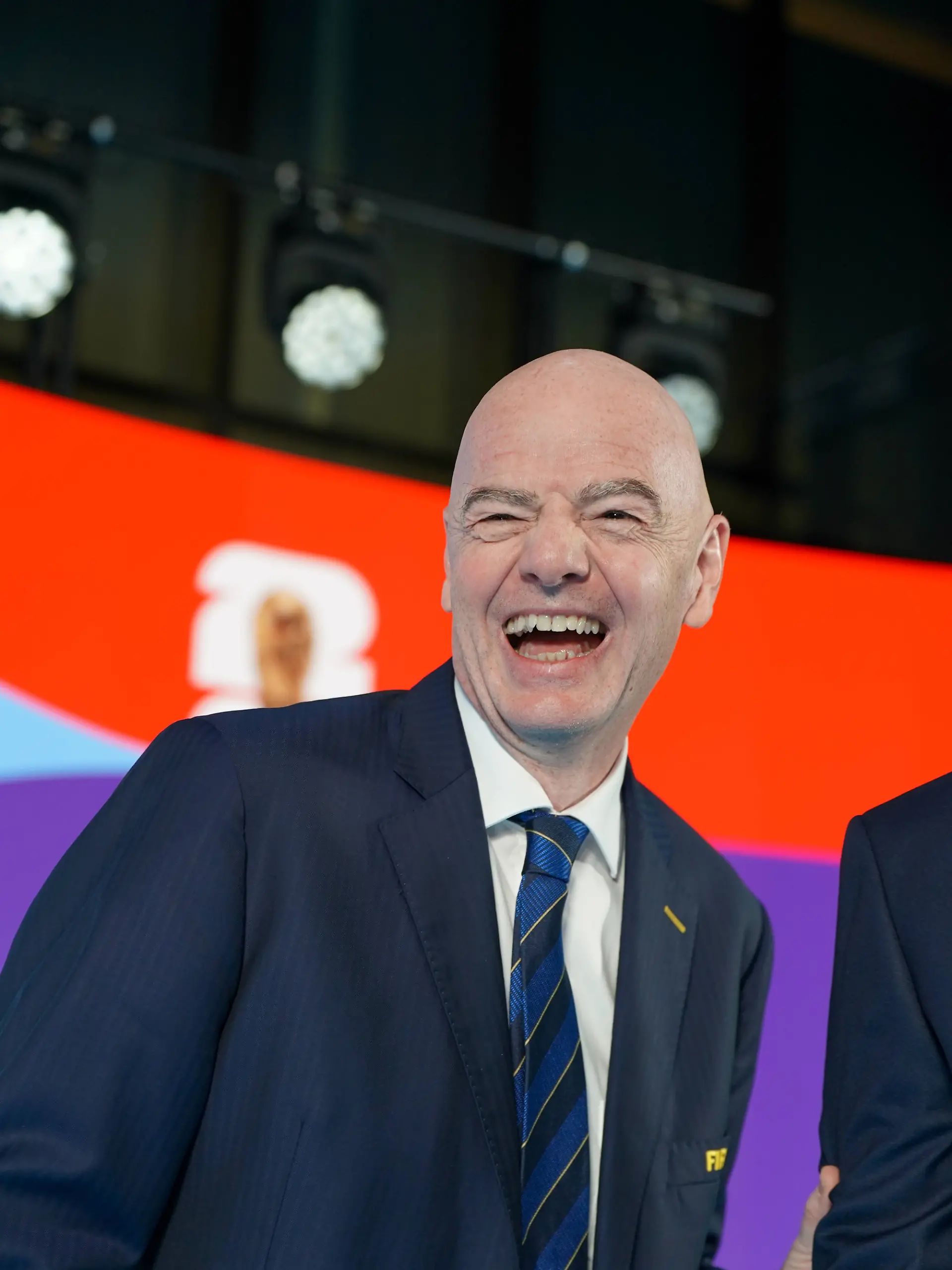 Bild zu: "Infantino nennt es Demokratisierung – andere nennen es den Ausverkauf des Fußballs"