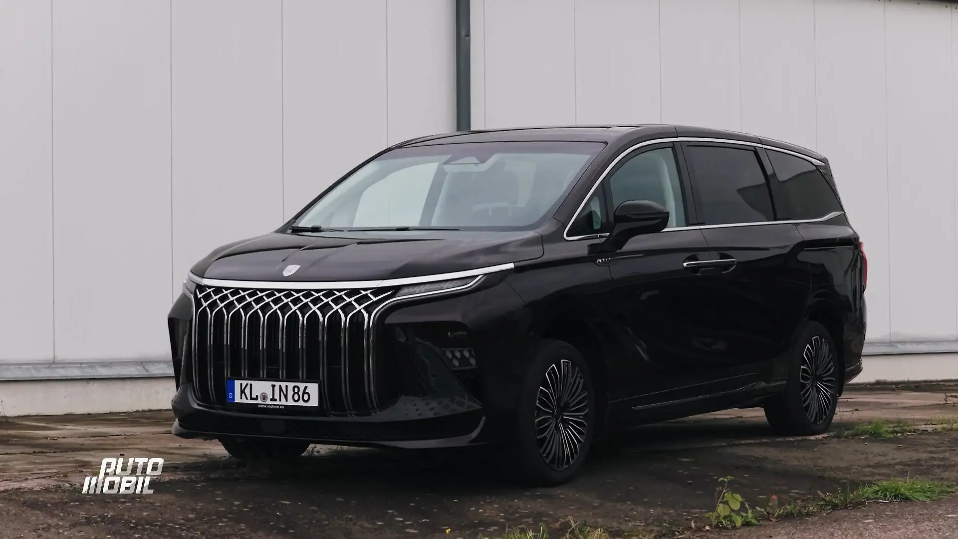 Lance Arnold testet den Forthing 9 PHEV China-Luxus