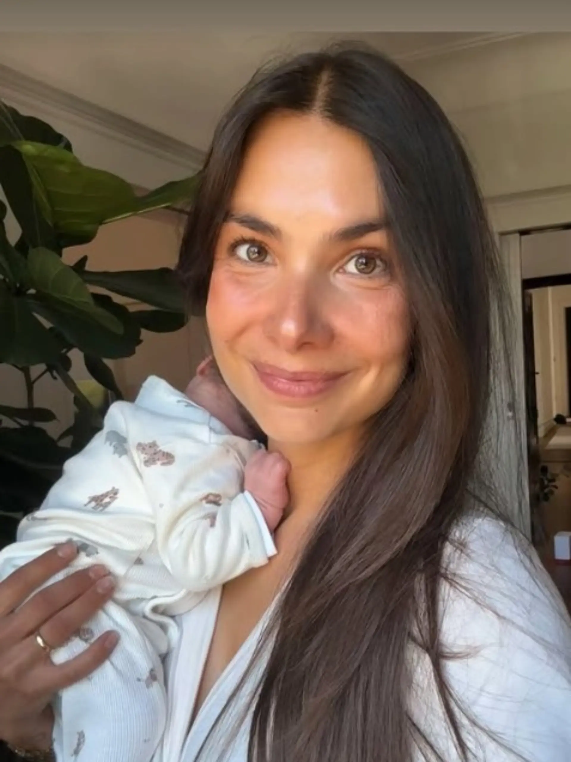 Bild zu: "TV-Moderatorin Lea Wagner im Mama-Glück!"