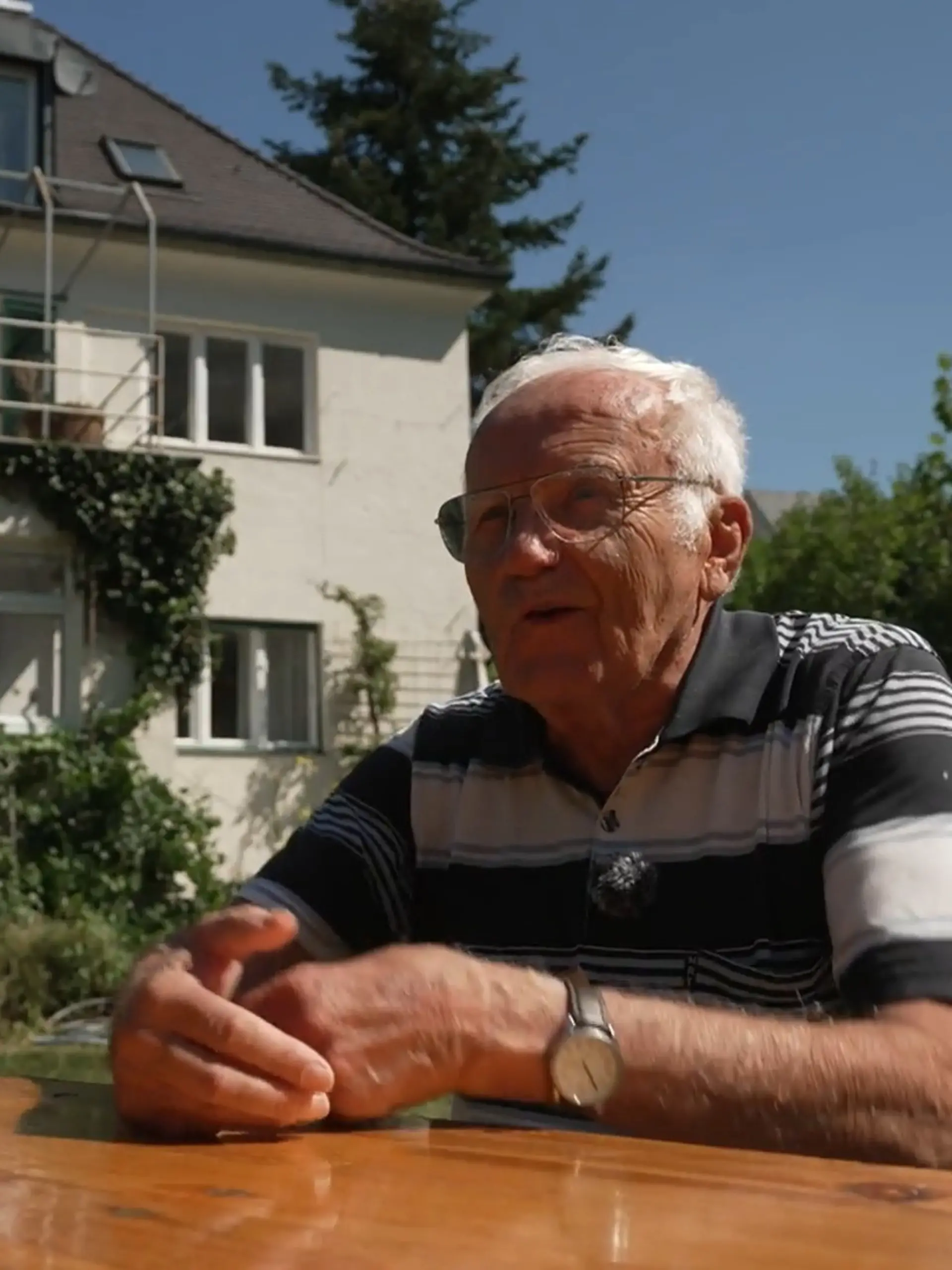 90-Jähriger verschenkt zehn Millionen Euro – aus einem bewegenden Grund.