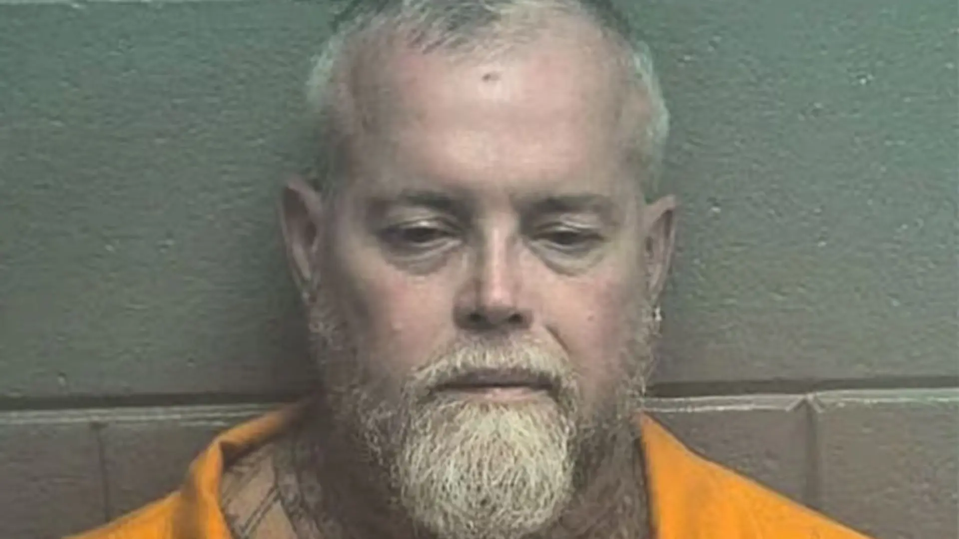 Er gewann den größten Lotto-Jackpot in der Geschichte Kentuckys. Doch seitdem sorgt Lottogewinner James Farthing vor allem mit Polizeimeldungen für Schlagzeilen. Nun steht ein schwerwiegender Vorwurf im Raum.