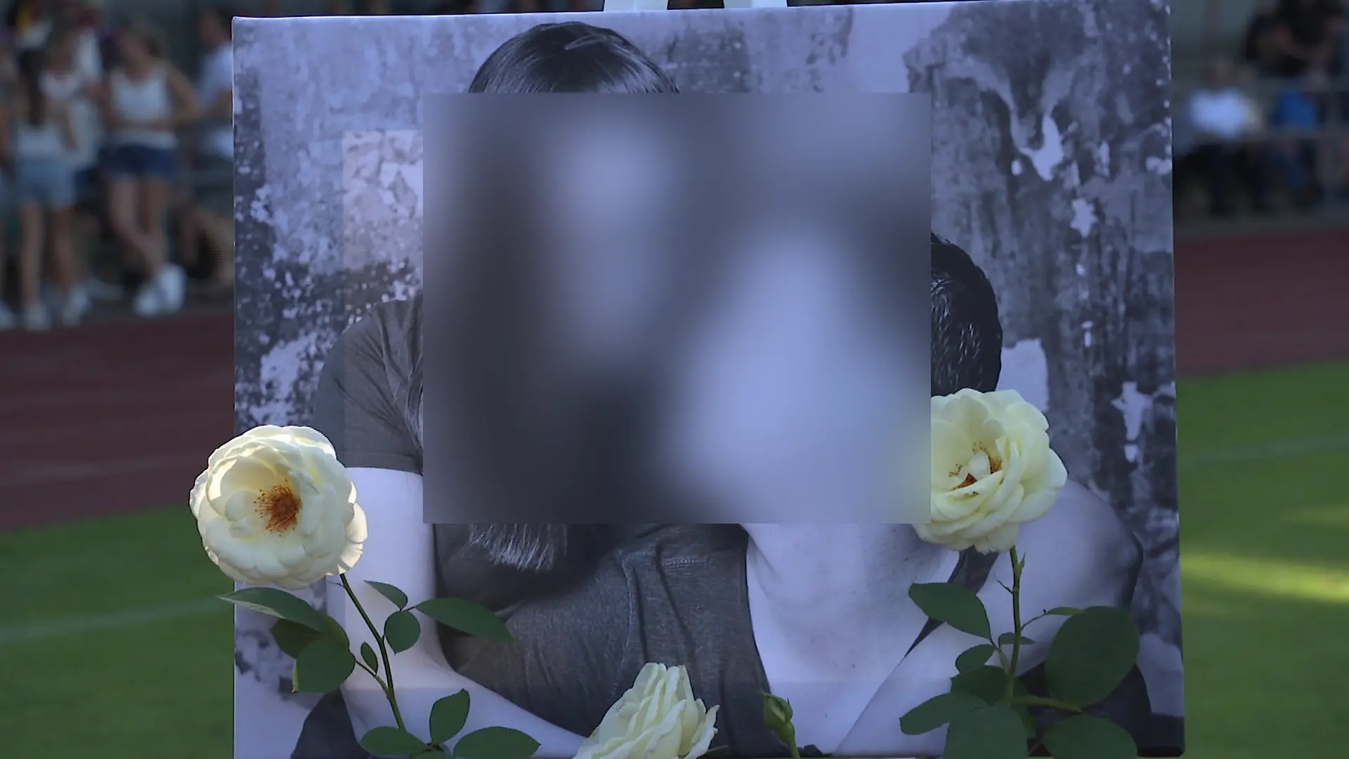 Nach dem gewaltsamen Tod von Sabrina und Dennis T. hat der Fußballverein Blumenthaler SV das Paar mit einem Benefizspiel verabschiedet. 