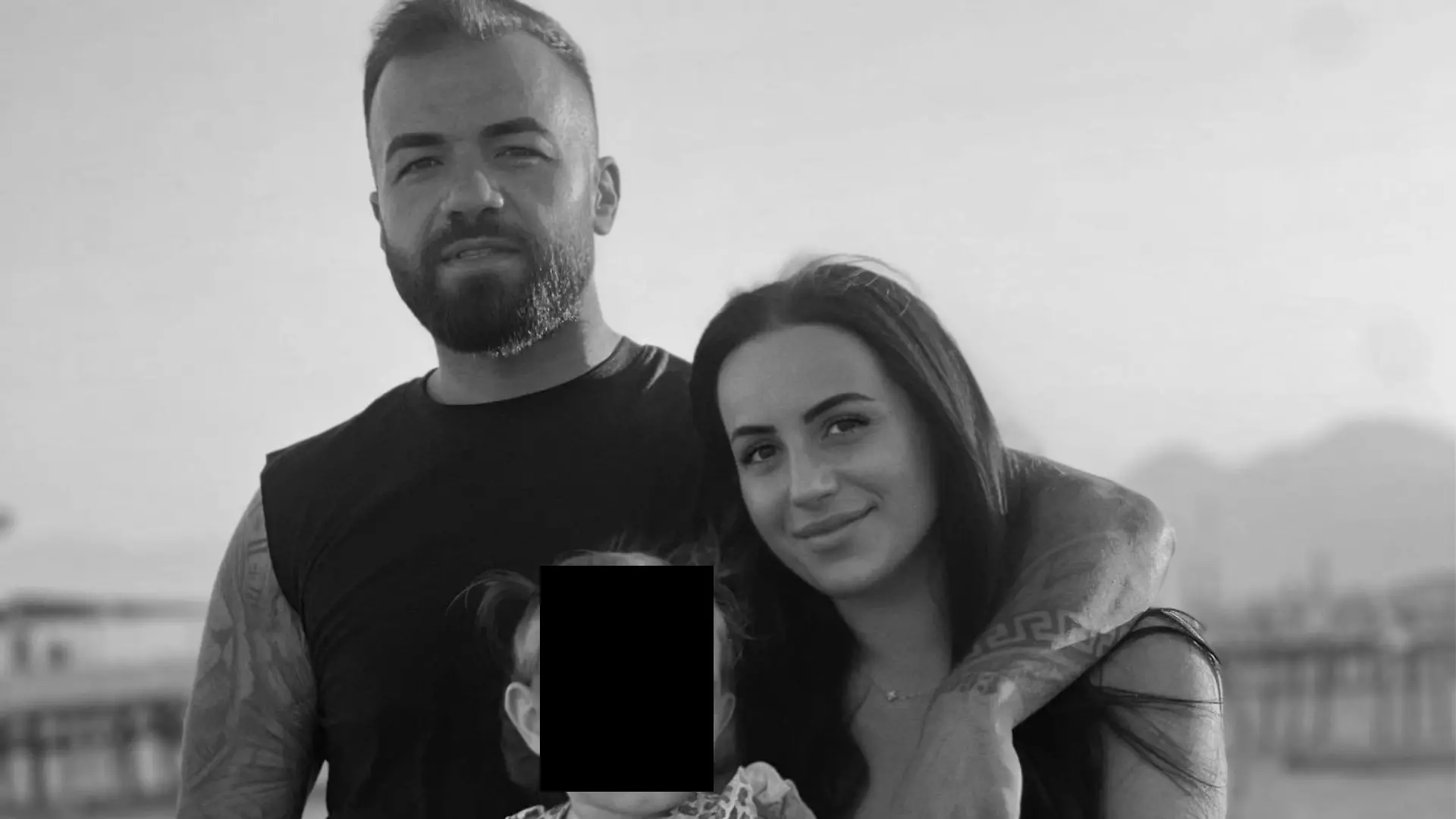 Der verstorbene Boran Erten, seine Witwe Eleftheria und ihr Kind