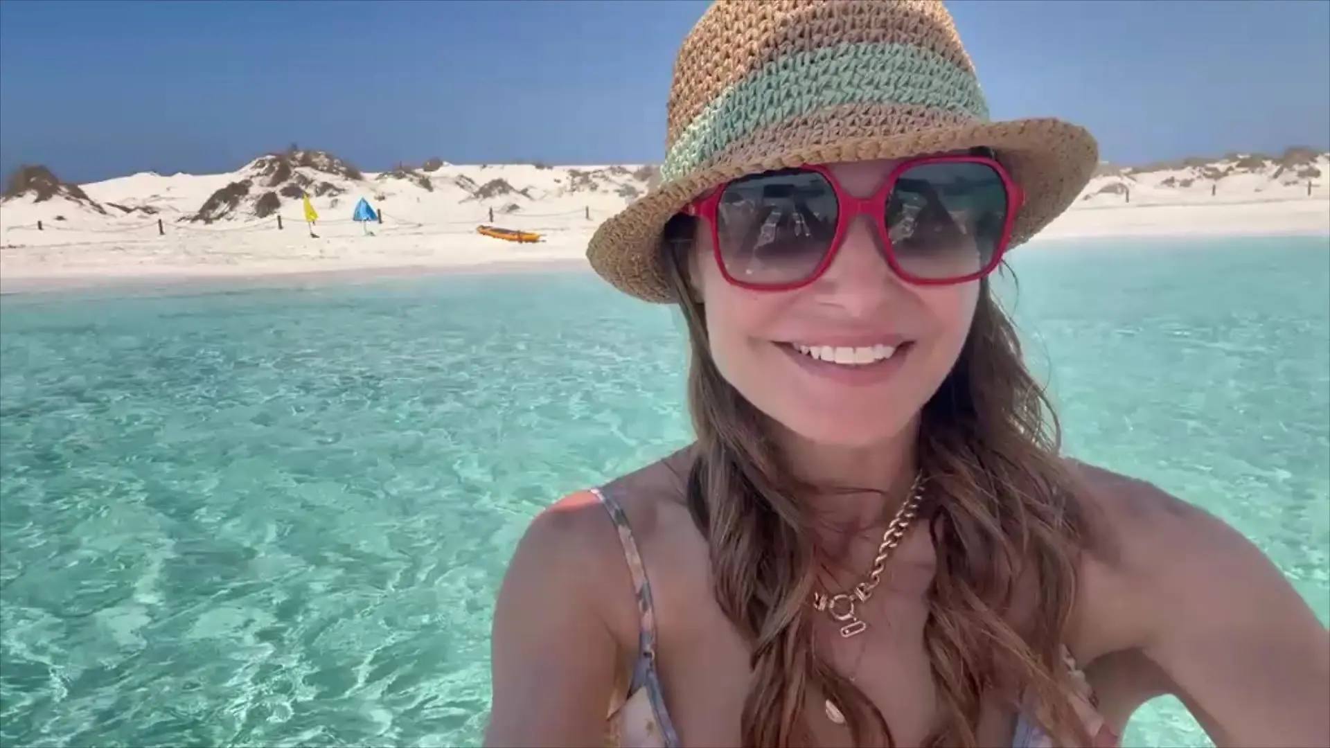 Tabea Heynig sendet sonnige Urlaubsgrüße aus Formentera und hat dabei eine ganz wichtige Botschaft.