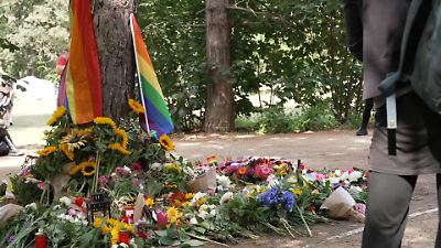 Bild von „Ab nach Auschwitz“ – diese Hetze gegen queere Menschen schockiert