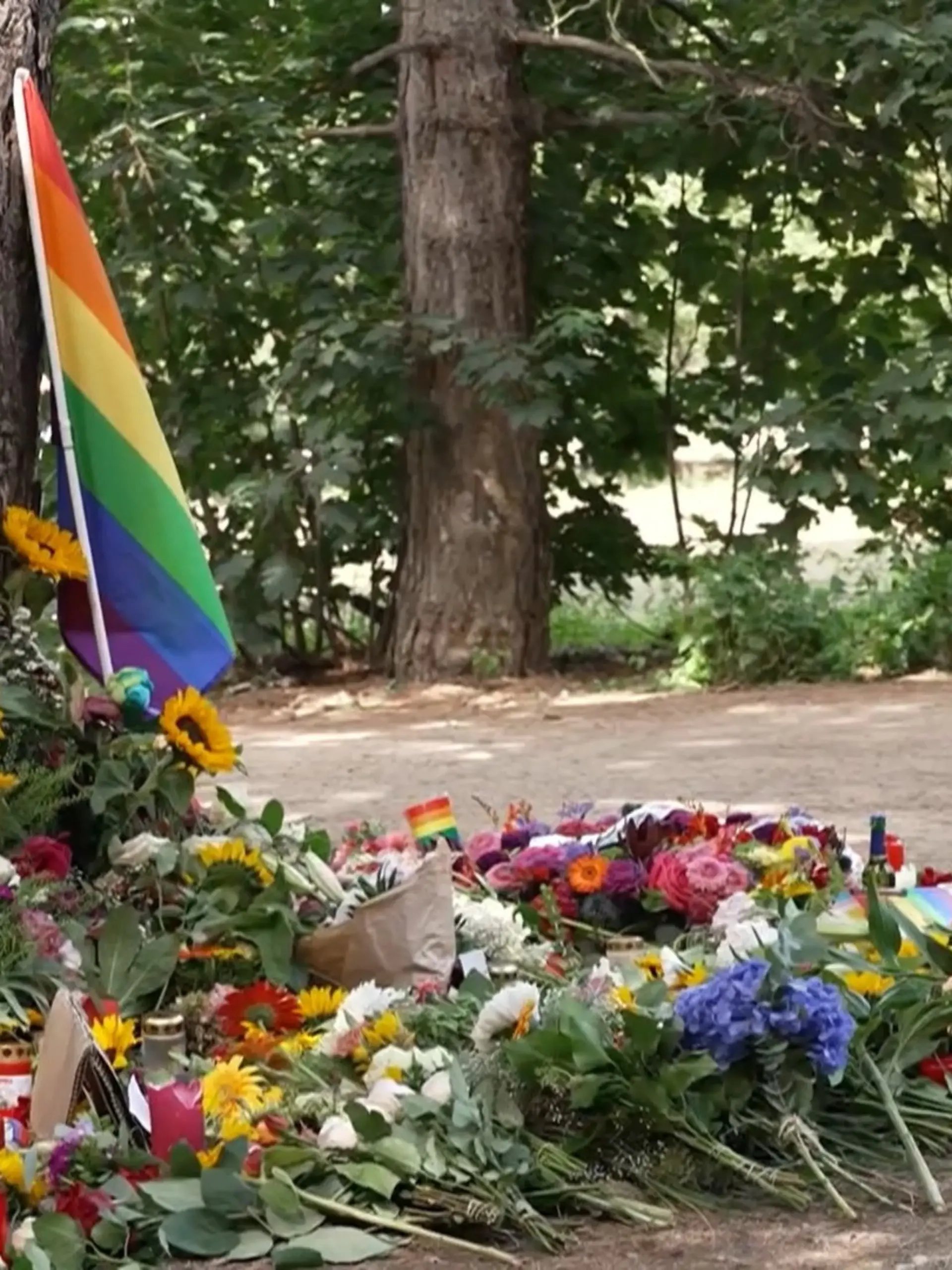 Bild zu: "„Ab nach Auschwitz“ – diese Hetze gegen queere Menschen schockiert"
