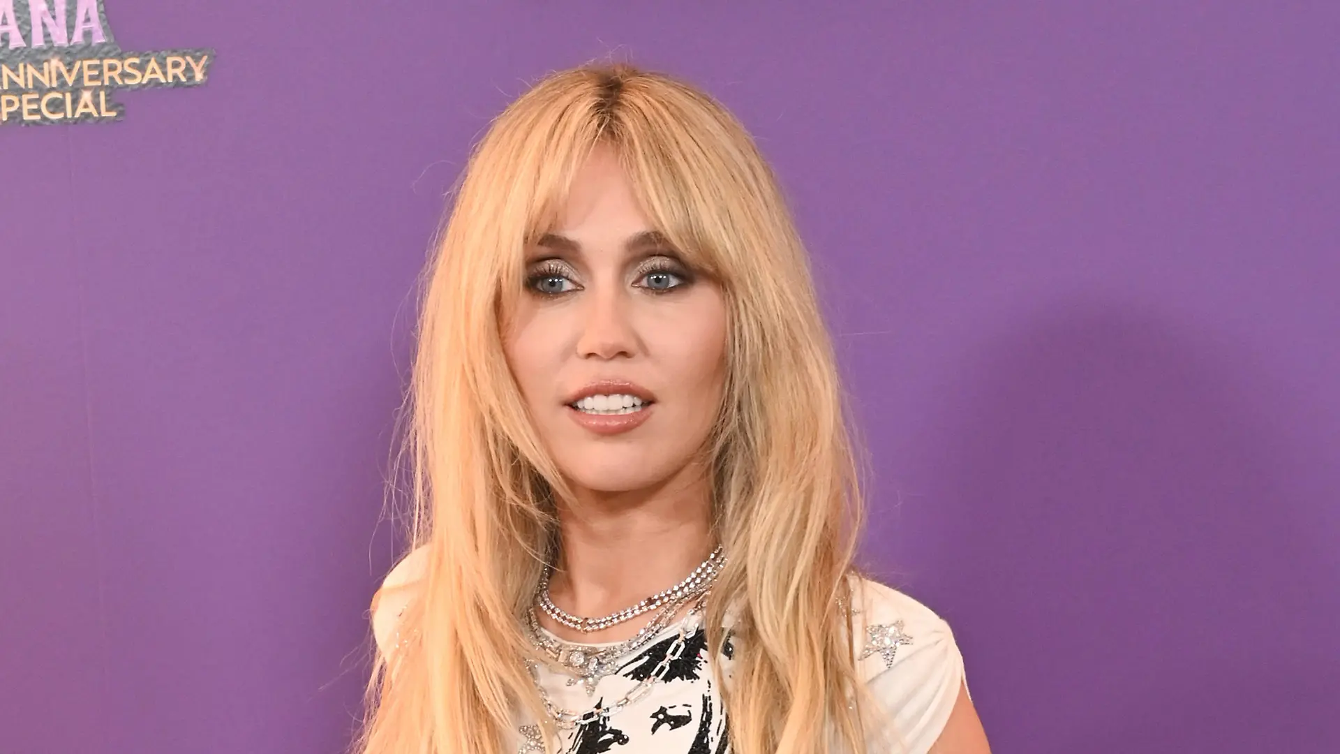 LOS ANGELES, CALIFORNIA - MARCH 23 Miley Cyrus at the World Premiere of Disney s Hannah Montana 20th Anniversary Special at El Capitan Theatre on March 23, 2026 in Los Angeles, California. Copyright: xAdMediax/xMediaPunchx
