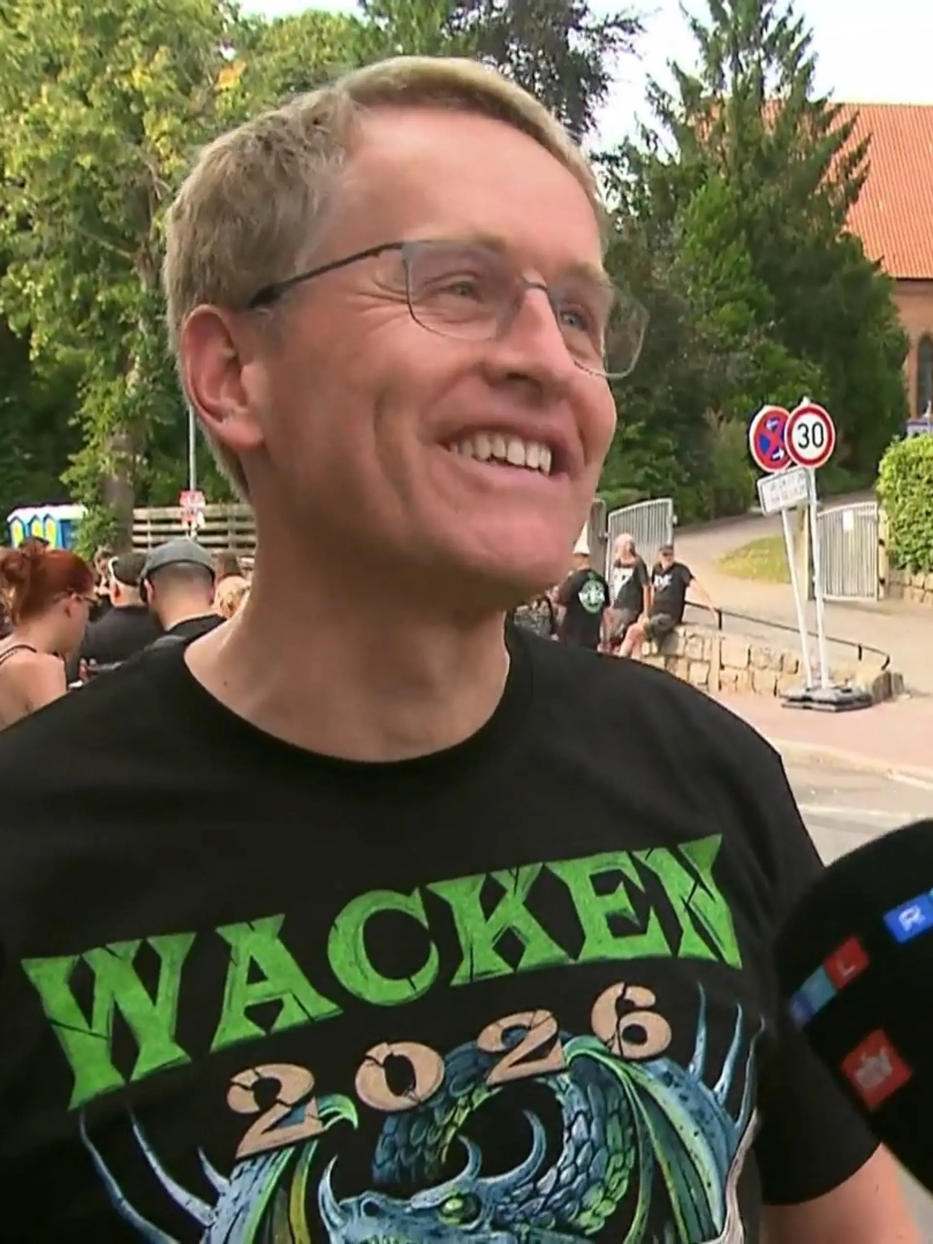 Bild zu: "Bei diesen Metal-Bands singt Daniel Günther (CDU) mit "