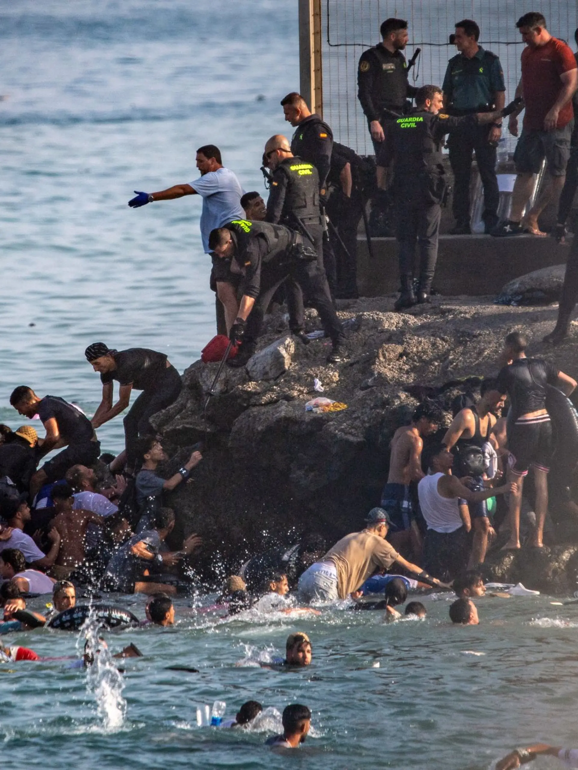 Bild zu: "Migrationskrise in Ceuta eskaliert"