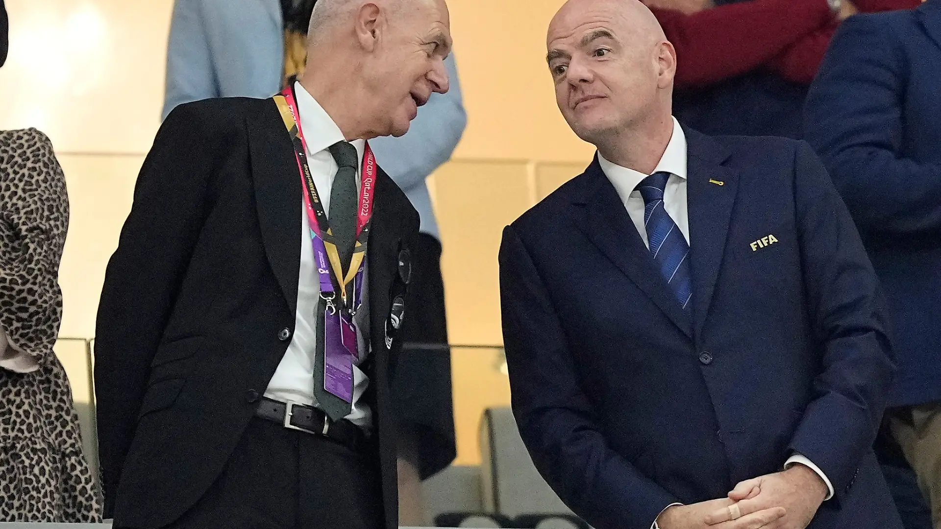 Bernd Neuendorf (l) ist mehr gut auf Gianni Infantino zu sprechen. (Archivbild)