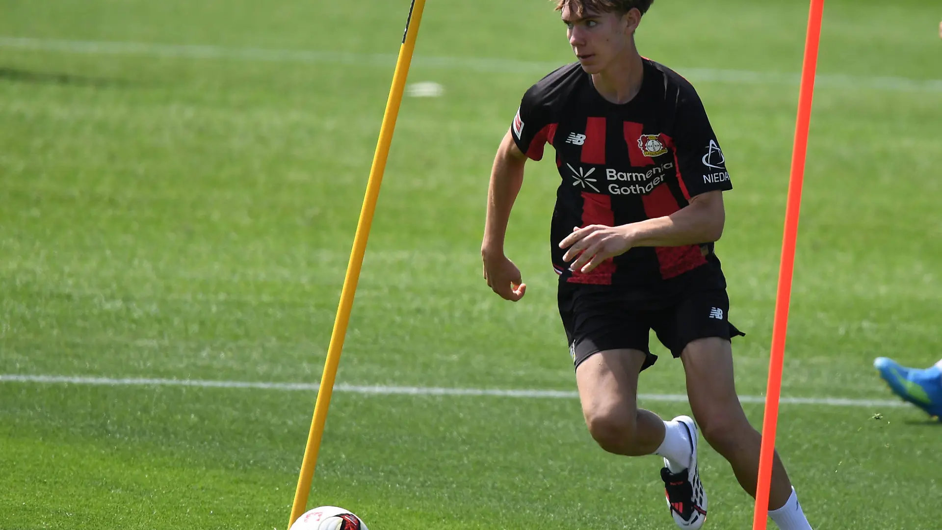 21.07.2026, xophax, Fussball 1.Bundesliga, Bayer 04 Leverkusen . Öffentliches Training . BayArena . Kennet Eichhorn trainiert allein. Bayer 04 Leverkusen Leverkusen *** July 21, 2026, xophax, Soccer, Bundesliga 1, Bayer 04 Leverkusen, Open Practice at BayArena, Kennet Eichhorn trains alone, Bayer 04 Leverkusen, Leverkusen