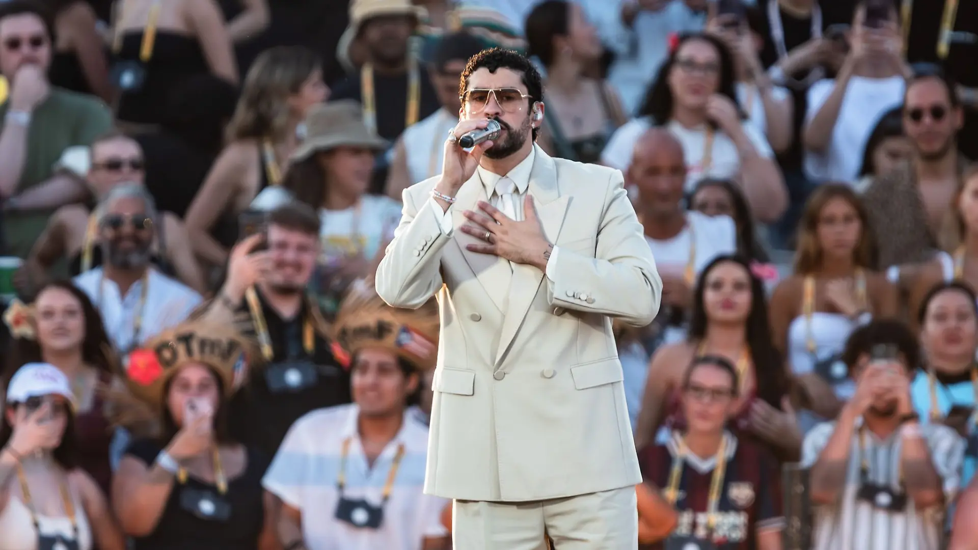 Ein Konzert von Bad Bunny musste wegen eines Hagelschauers abgebrochen werden. (Archivbild)