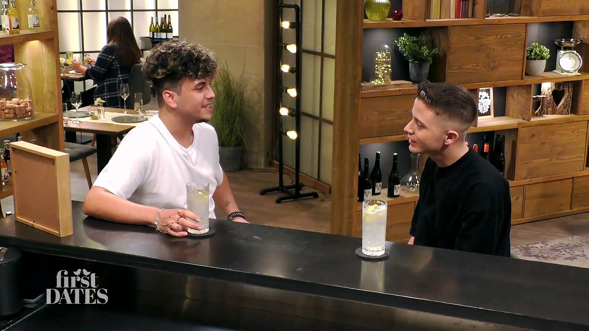 Filippo und Giuliano wagen das Blind Date Herzklopfen gesucht