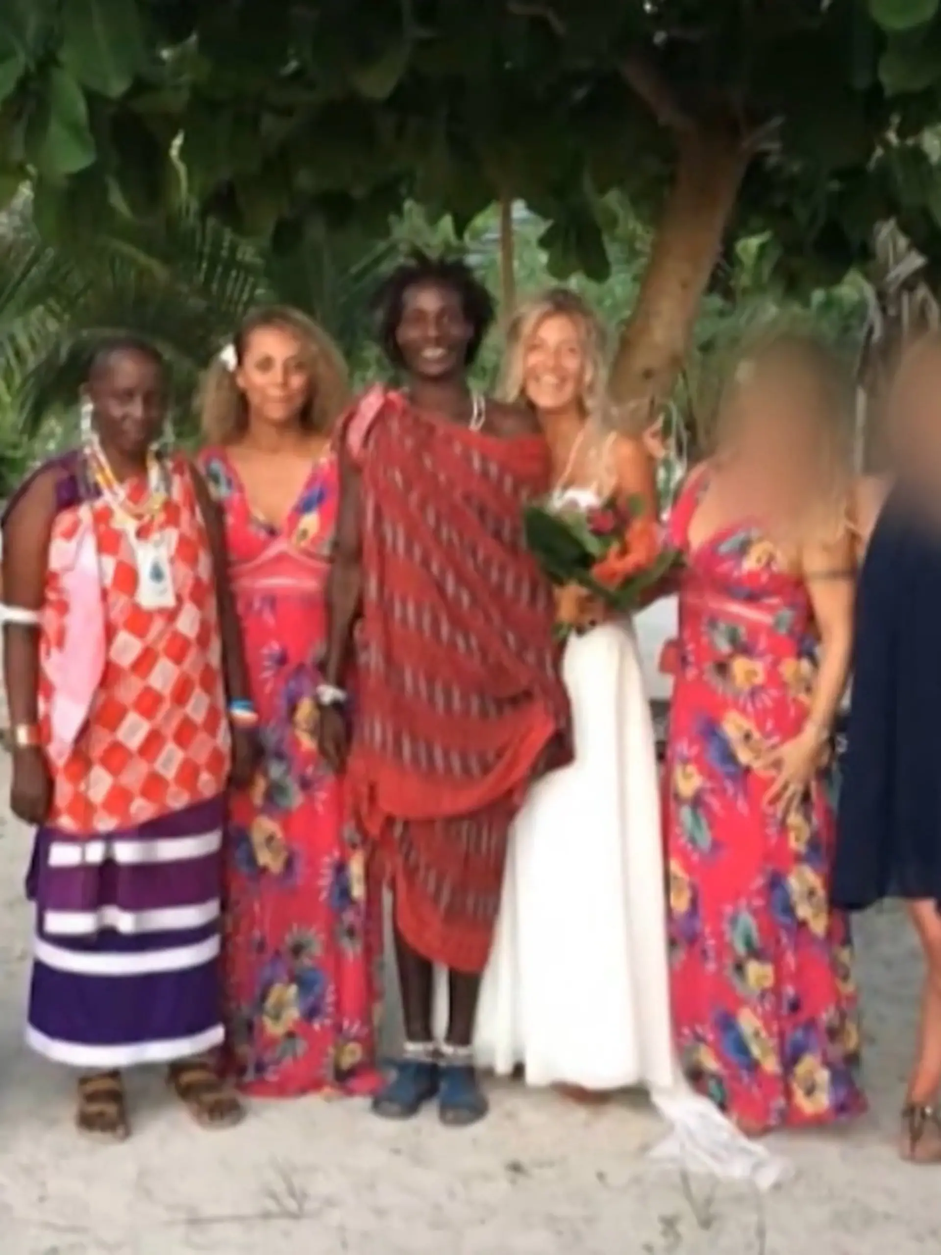 Bild zu: "Grundstück, Hochzeit und ein neues Leben"