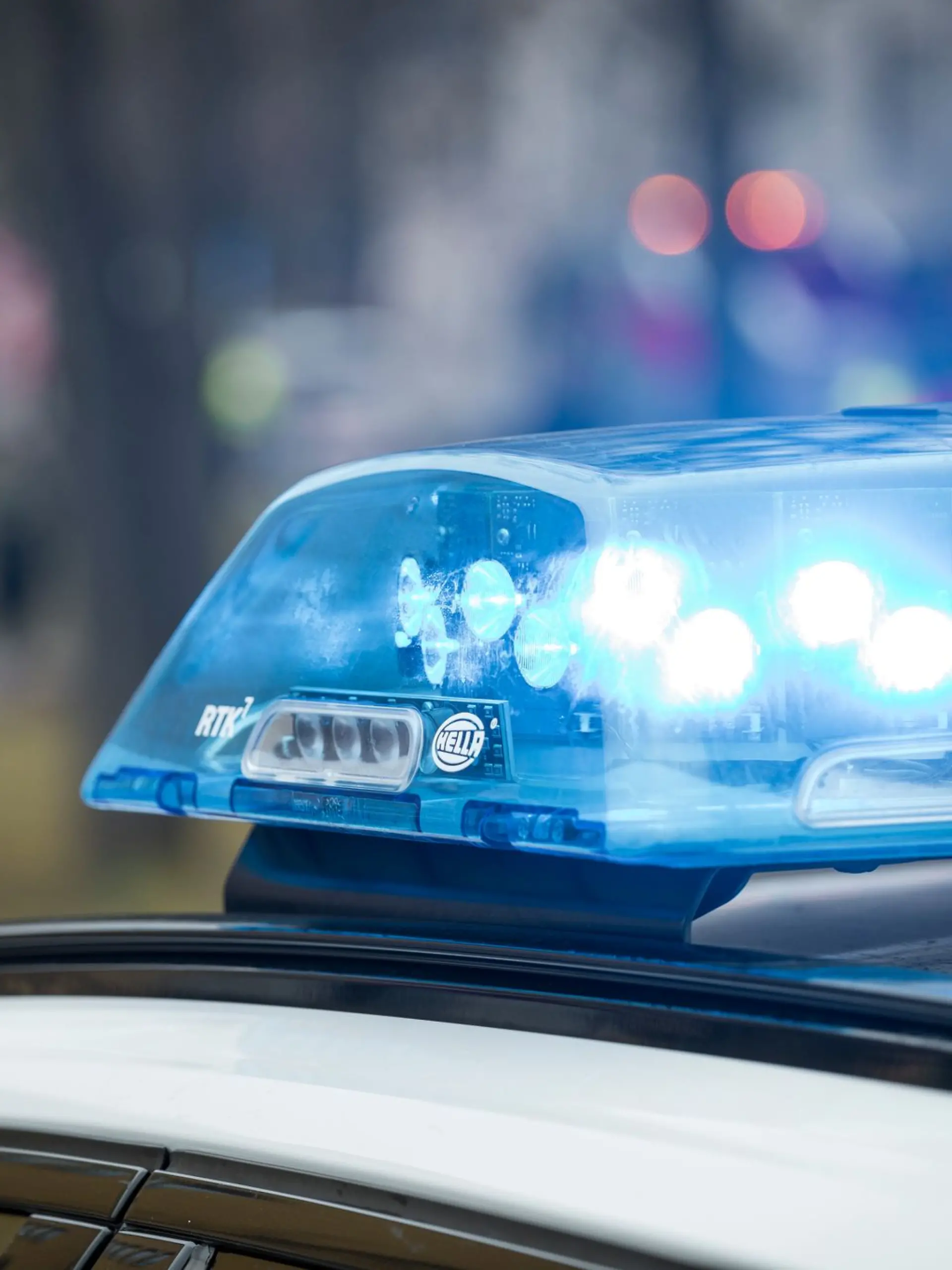 Bild zu: "Radioaktive Mineralien! Polizei rückt mit Spezialeinheiten an"