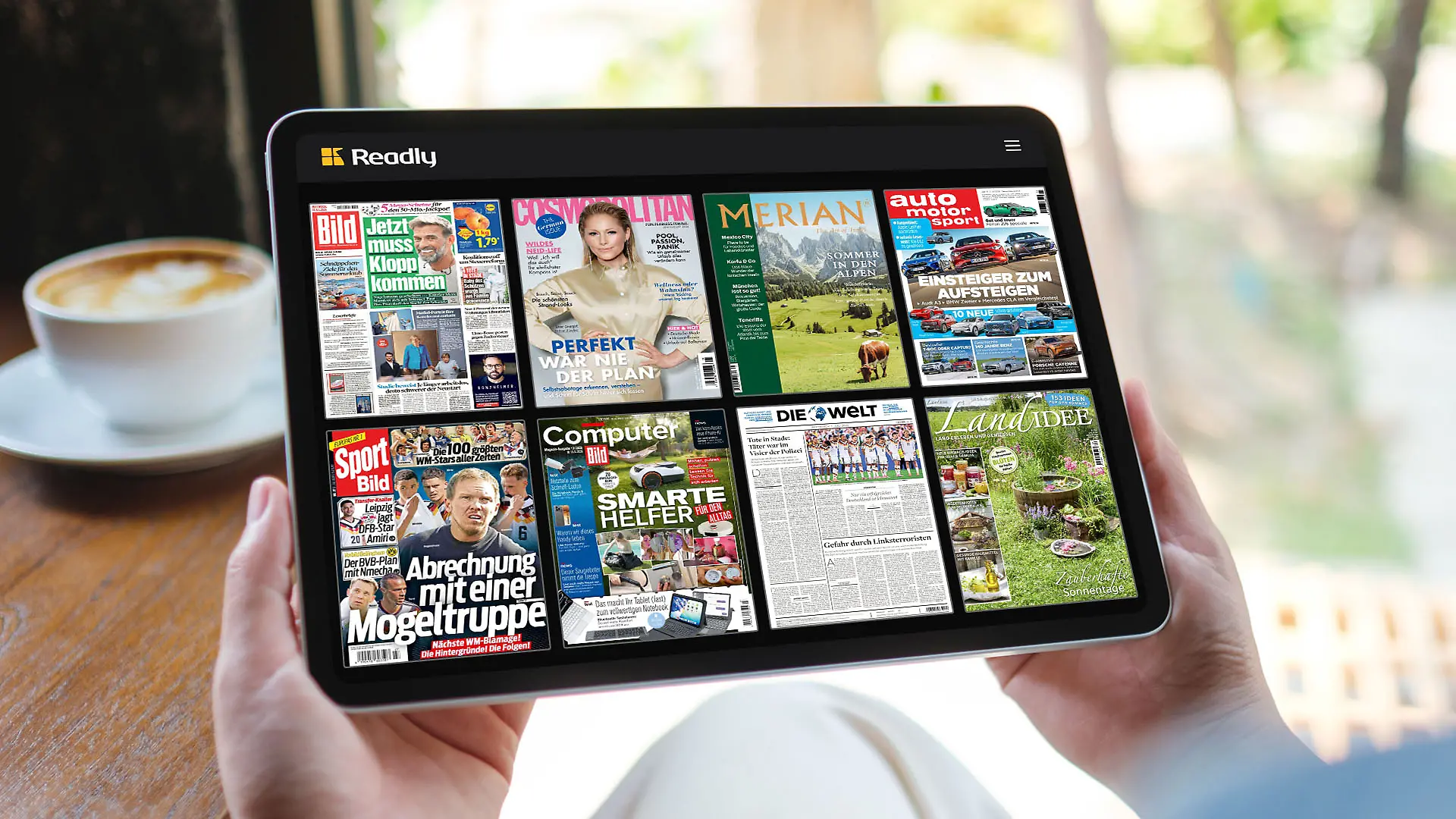 Verschiedene Magazine im Readly-Abo auf einem Tablet