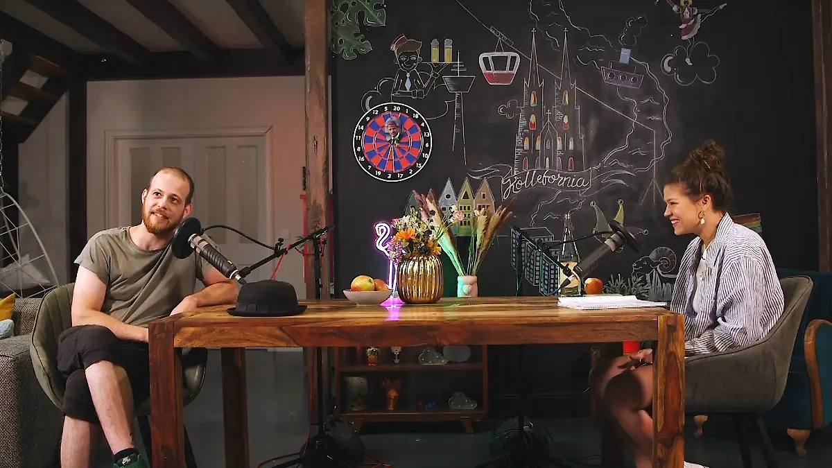 Witziges Spiel im "Unter uns"-Podcast Patrick Müller und Sharon Berlinghoff