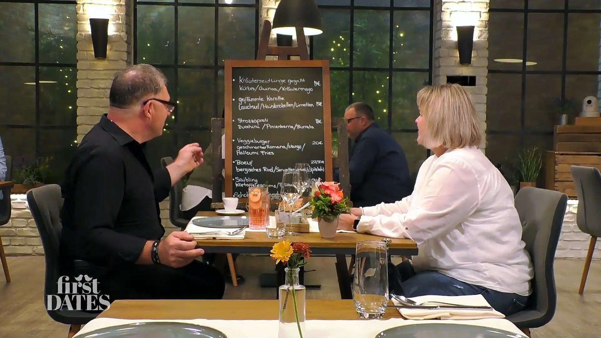 Markus und Melanie probieren einen Rollentausch Essens-Auswahl