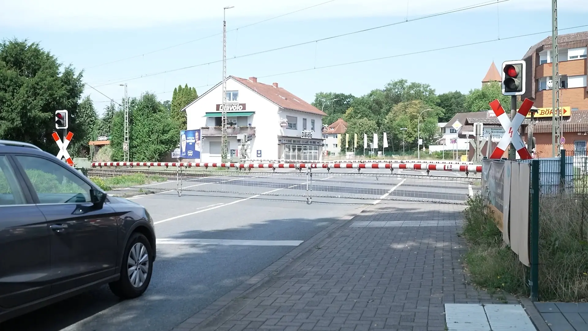 Schranken bis zu sieben Stunden am Tag geschlossen Chaos am Bahnübergang in Kirchlengern