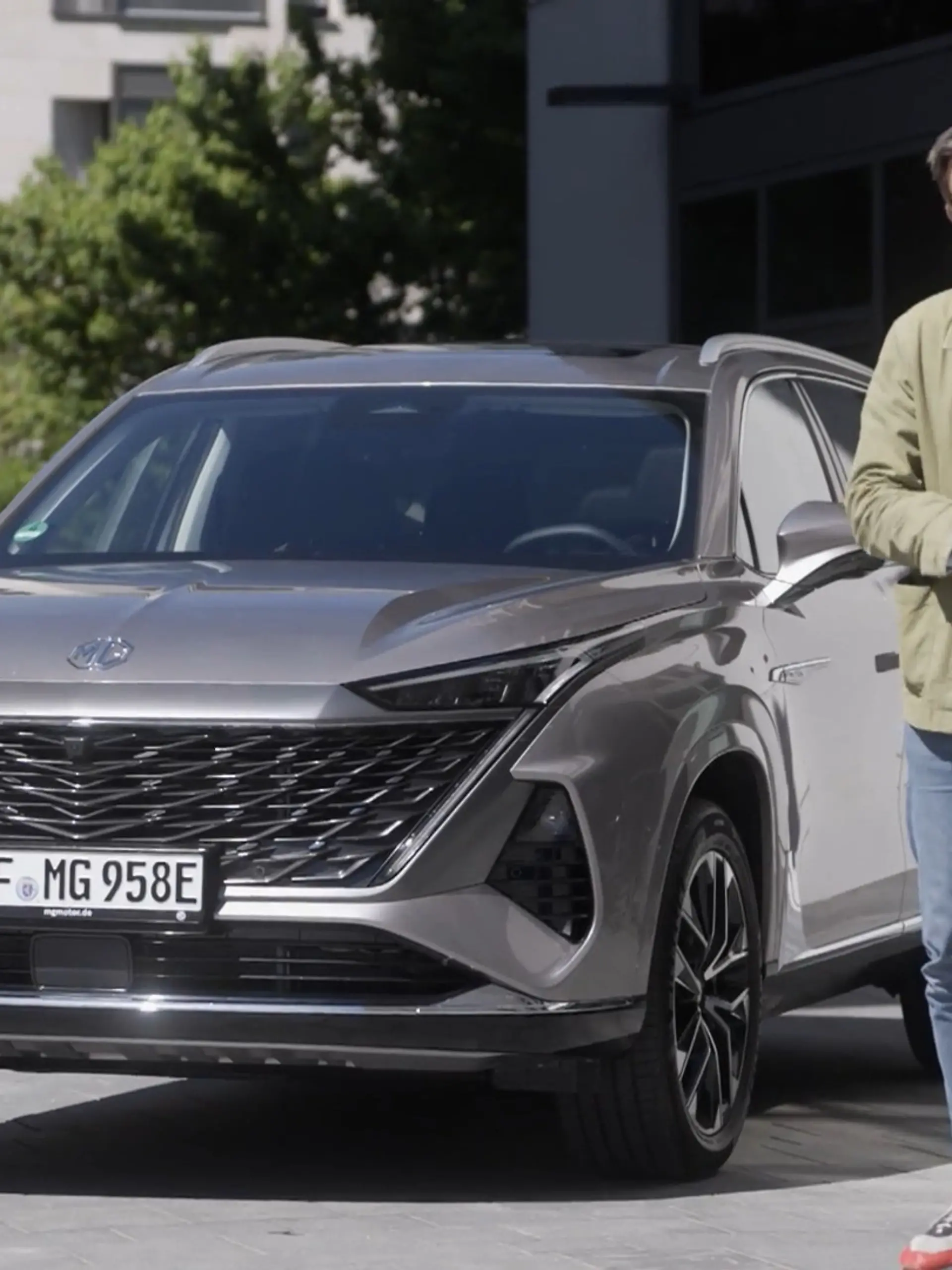 Bild zu: "Der MG S9 tritt günstig und mit großer Reichweite an"