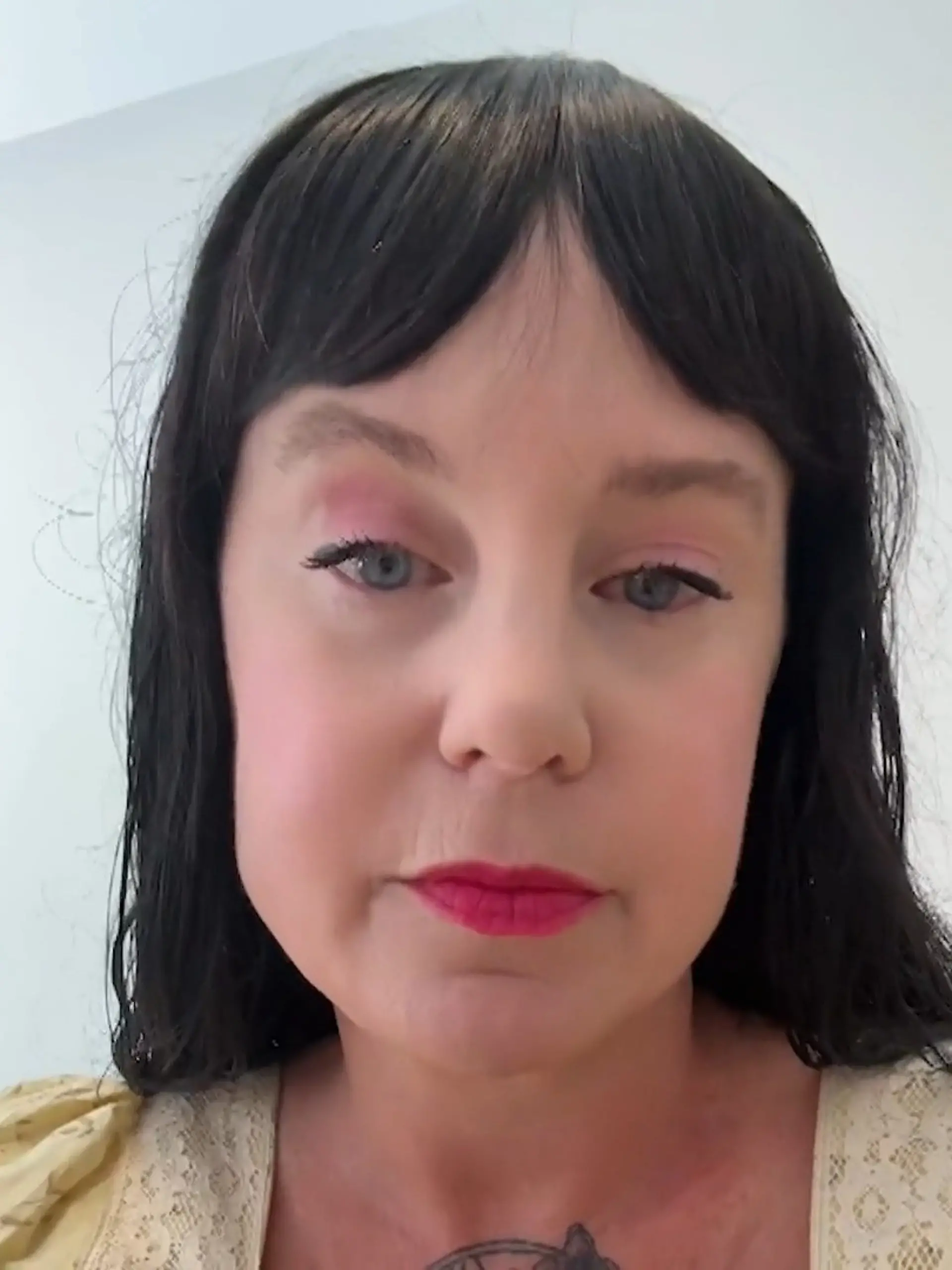 Bild zu: "TikTokerin Rebecca Luna stirbt durch Sterbehilfe"