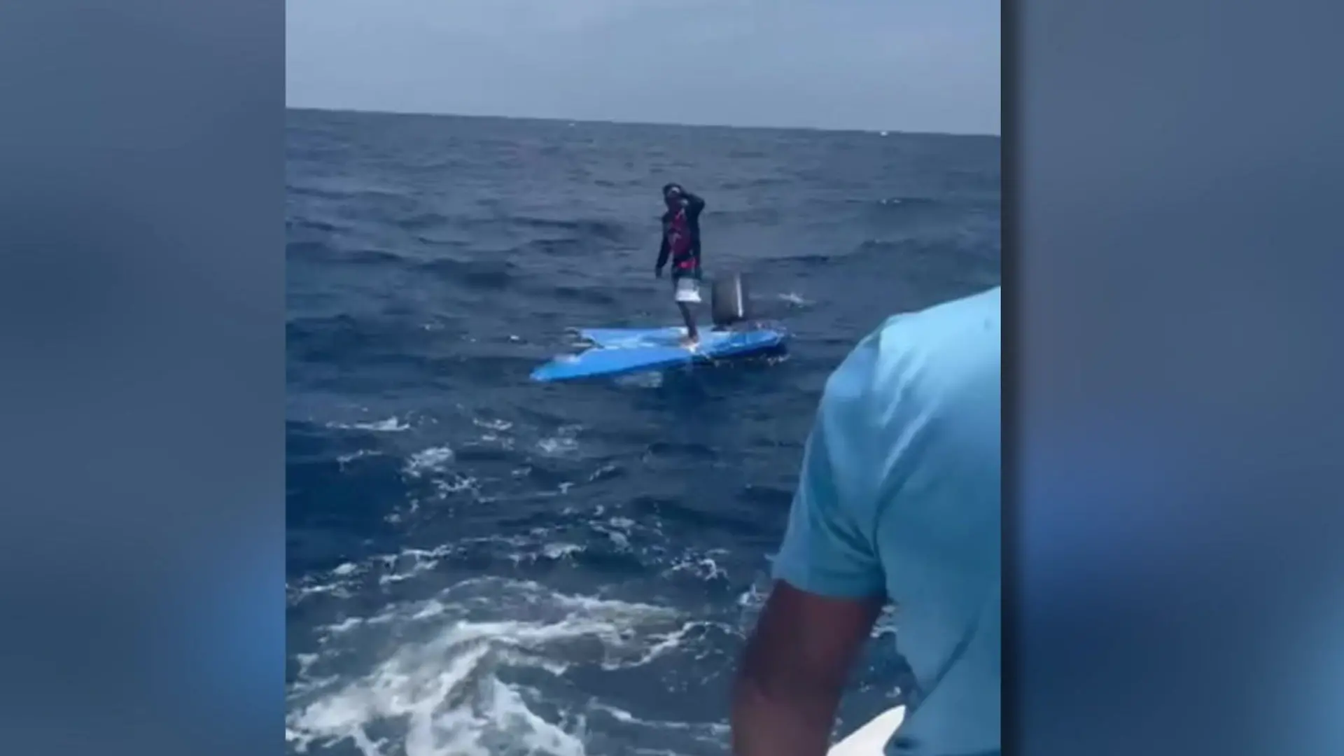 Bild von Schiffbrüchiger treibt fünf Tage auf dem Meer – dann rettet ihn ein Zufall!