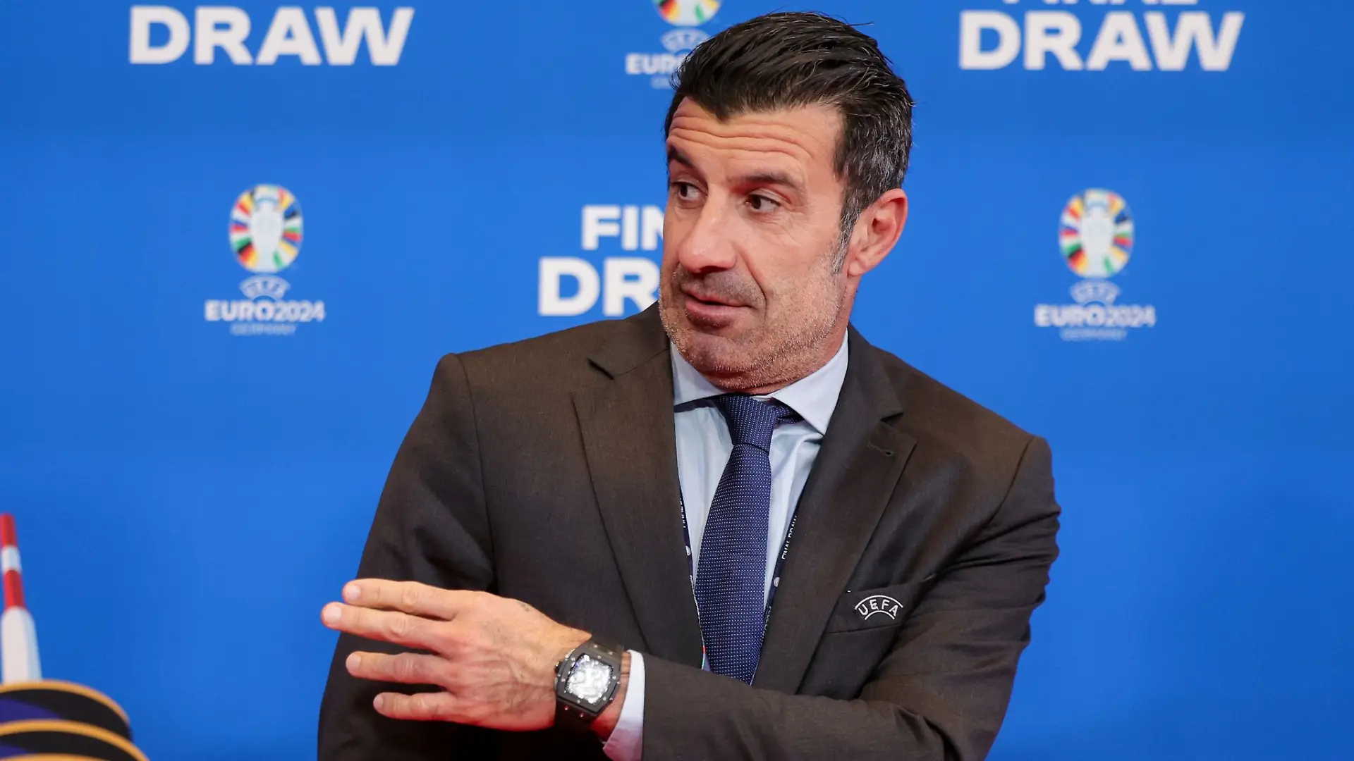 Luis Figo hat von Gianni Infantino die Schnauze voll. (Archivbild)