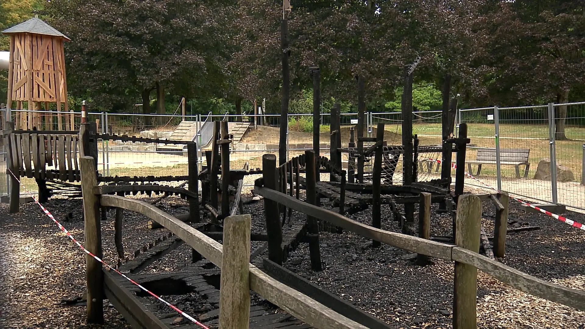 Feuer auf Spielplatz in Bottrop War es Brandstiftung?