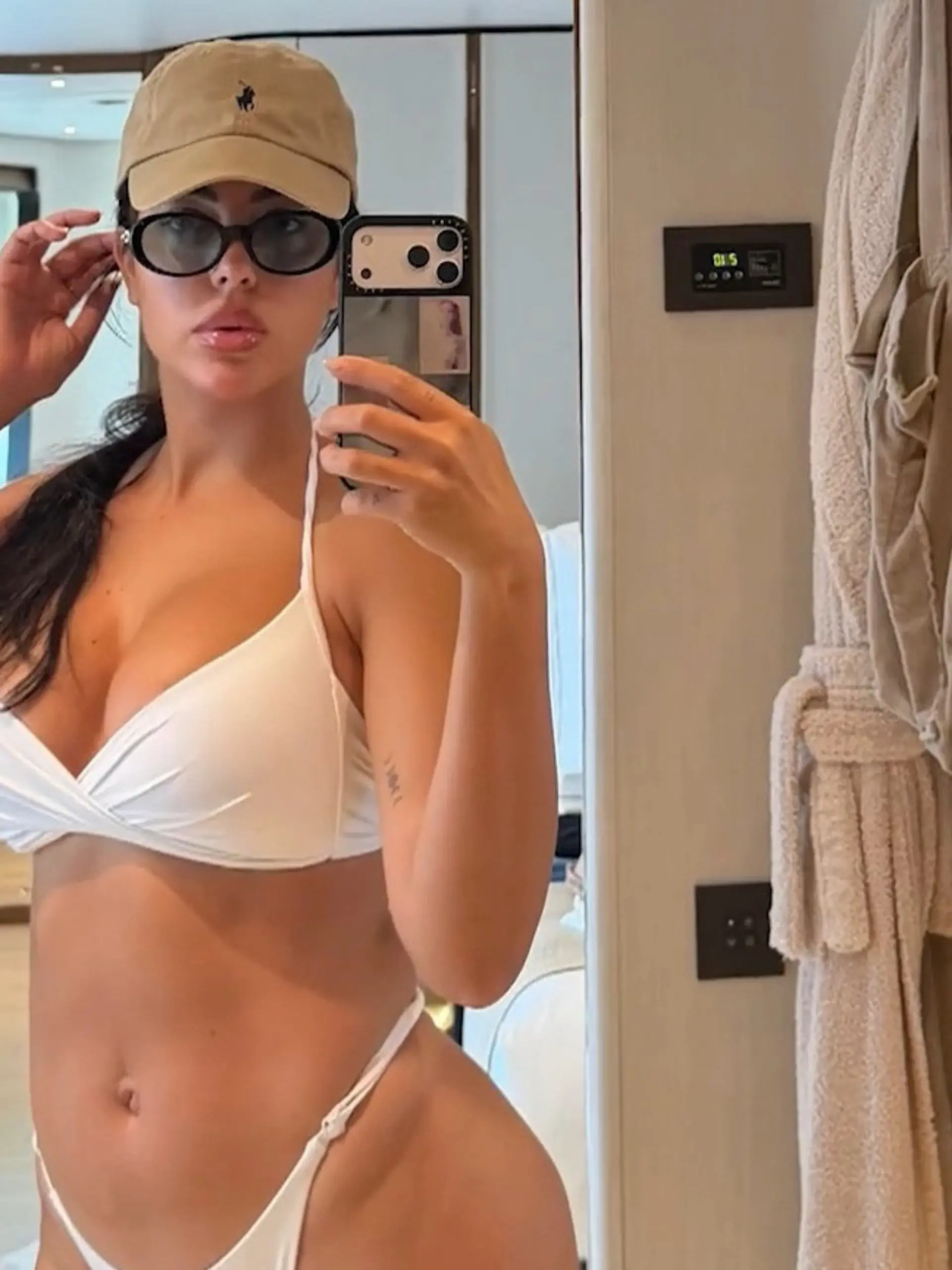 Bild zu: "Hass wegen ihrer Bikini-Fotos! SO wehrt sich Cristiano Ronaldos Verlobte Georgina"