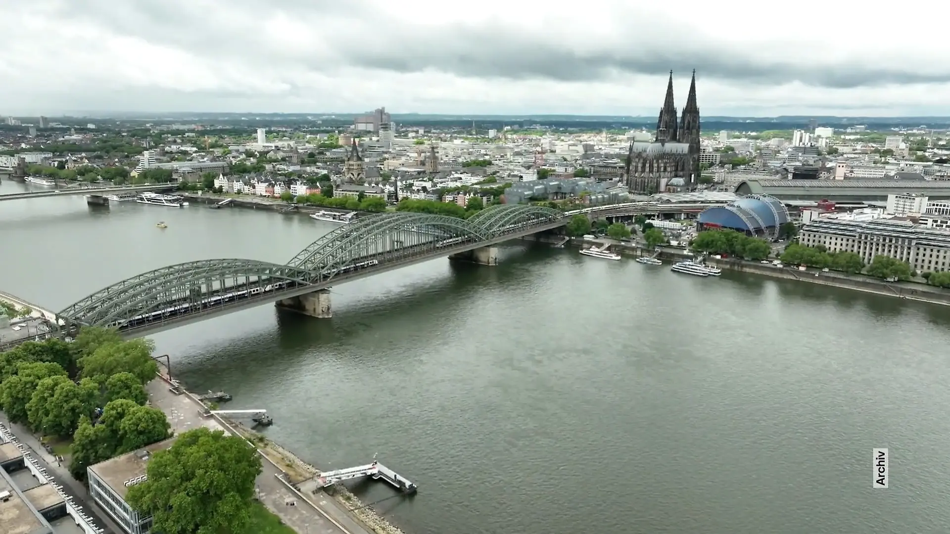 Hilfe bei Abschiebungen abgelehnt? Kritik an Stadt Köln
