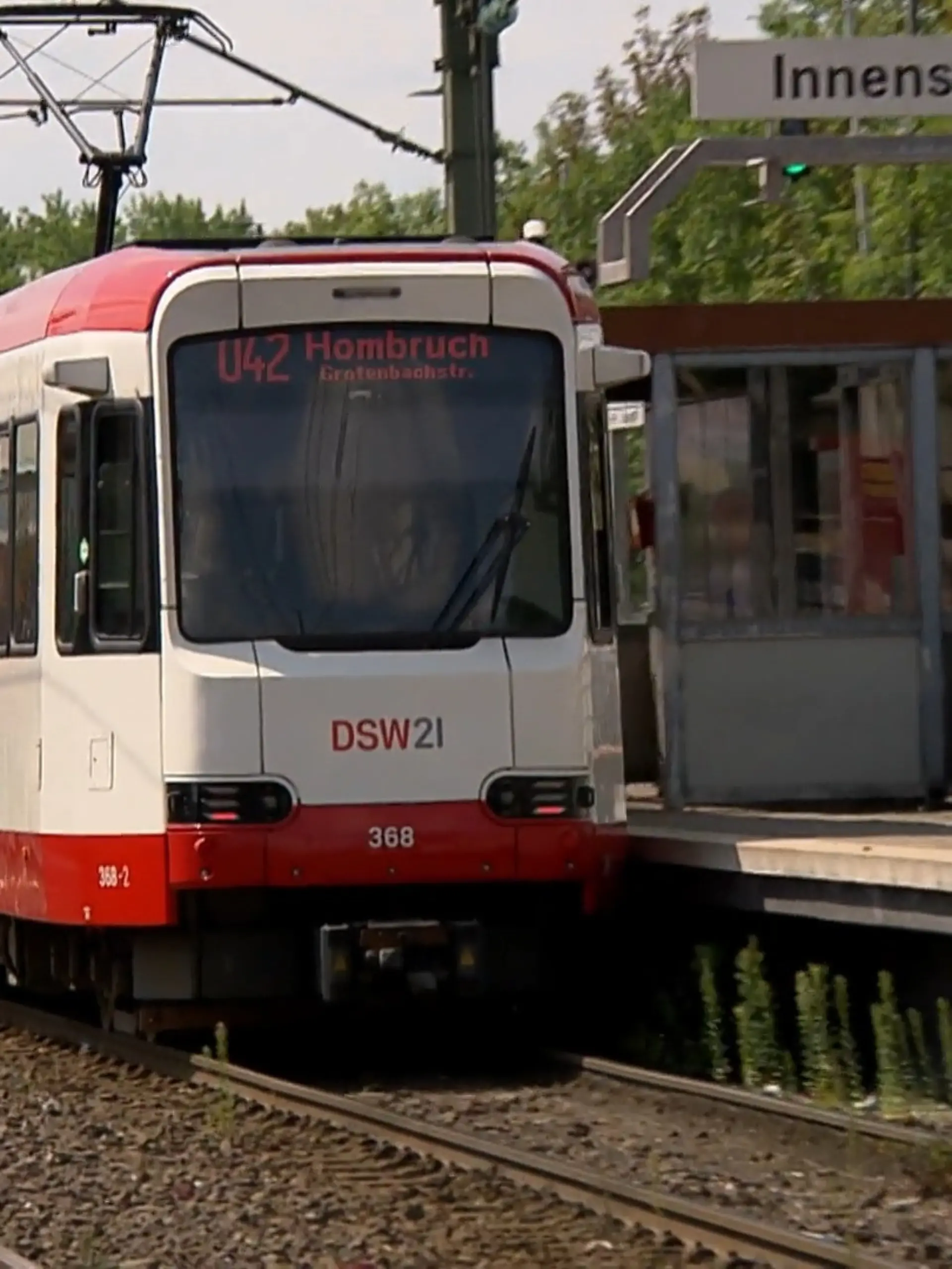 Bild zu: "Neue Straßenbahnen ohne Klimaanlage"