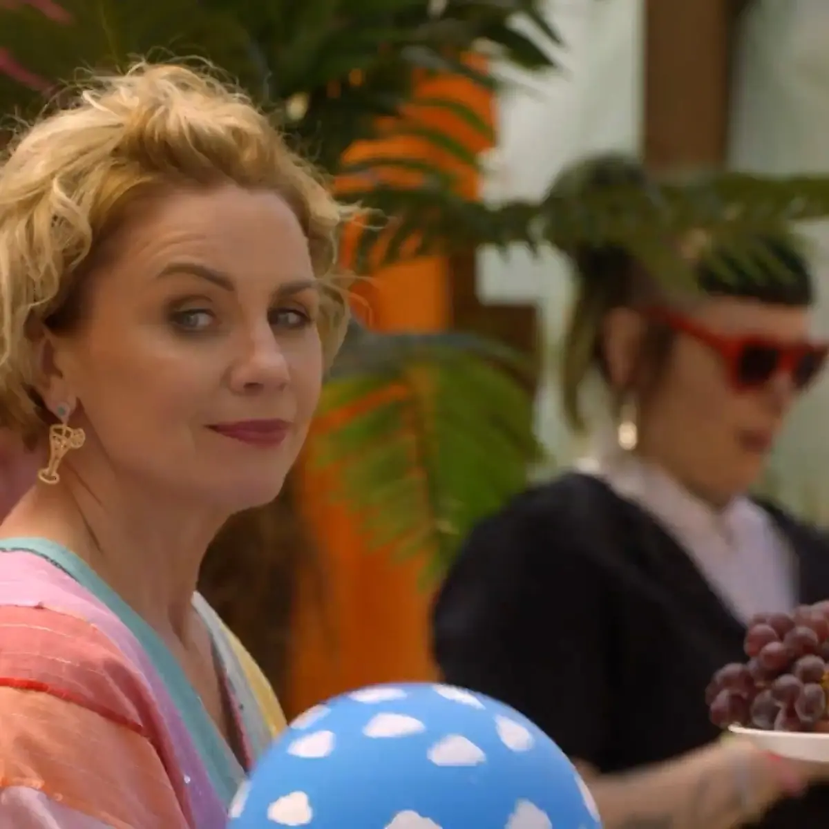 GZSZ-Folge 8586 vom 7. August 2026 auf RTL+: Yvonne gibt ihr Pseudonym  Vivian auf