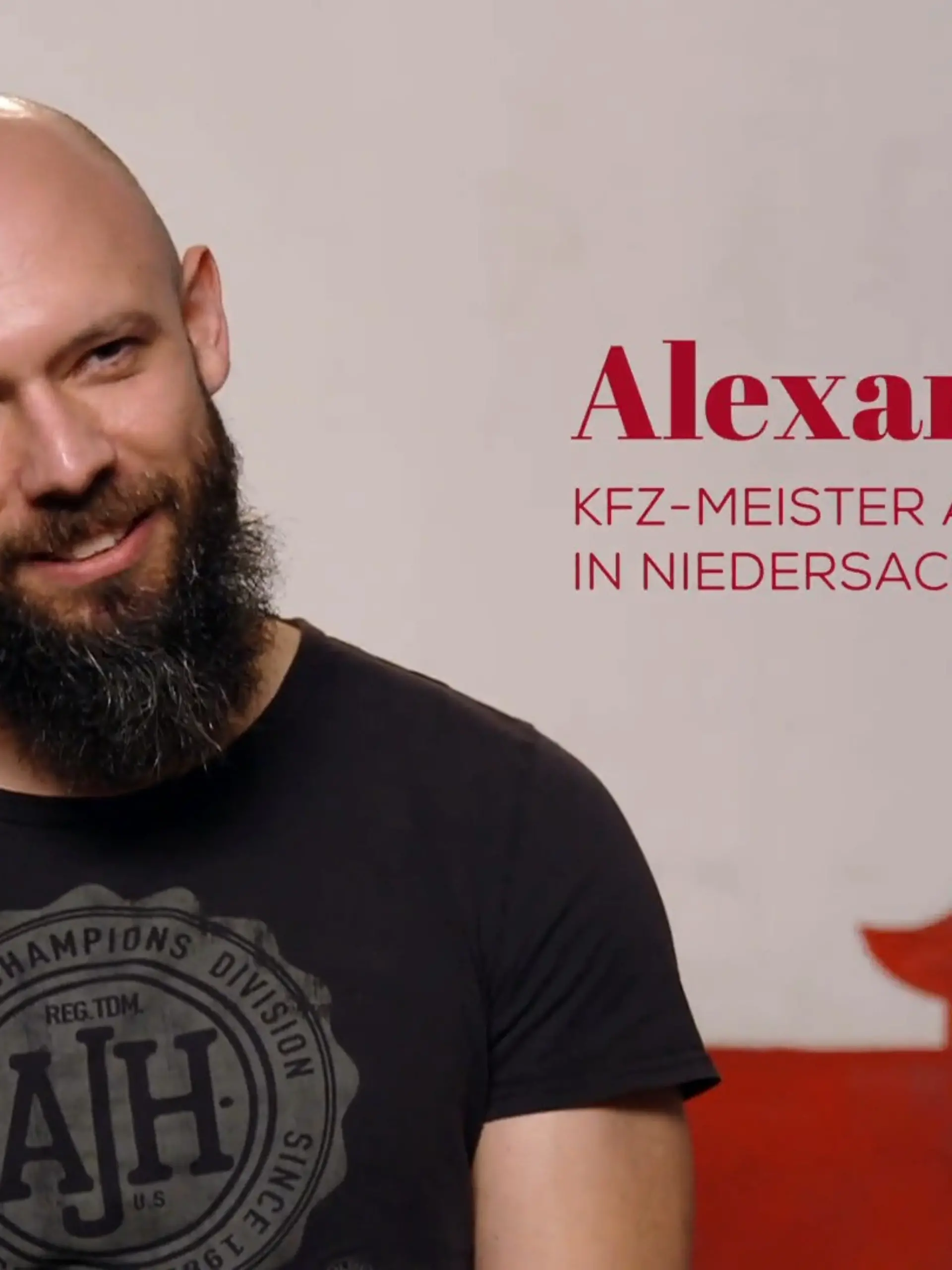 Bild zu: "Alexander tritt gerne mal ins Fettnäpfchen"