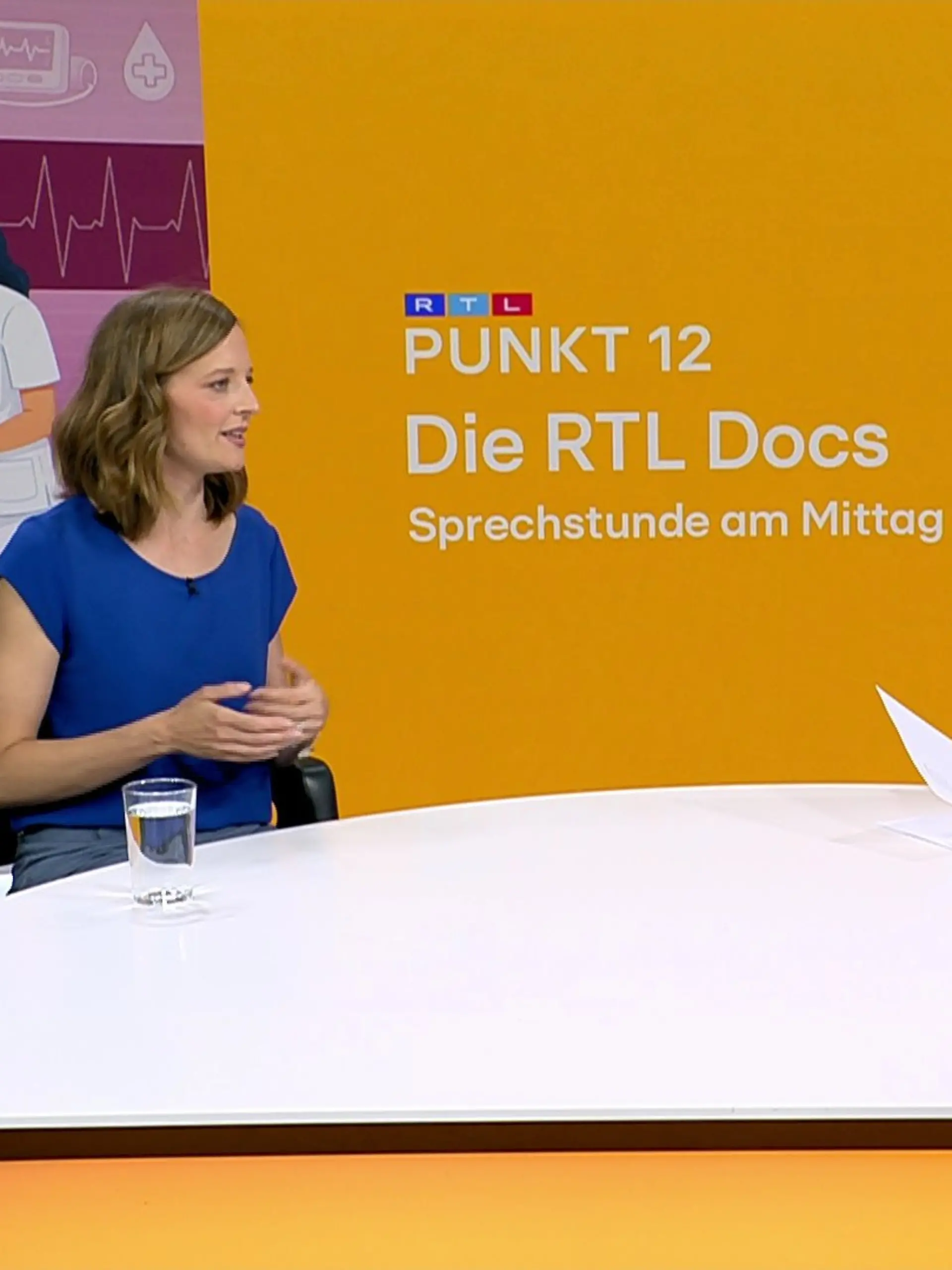 Kardiologin Dr. Conchita Ruiz-Mohné in der RTL Docs Sprechstunde am Mittag