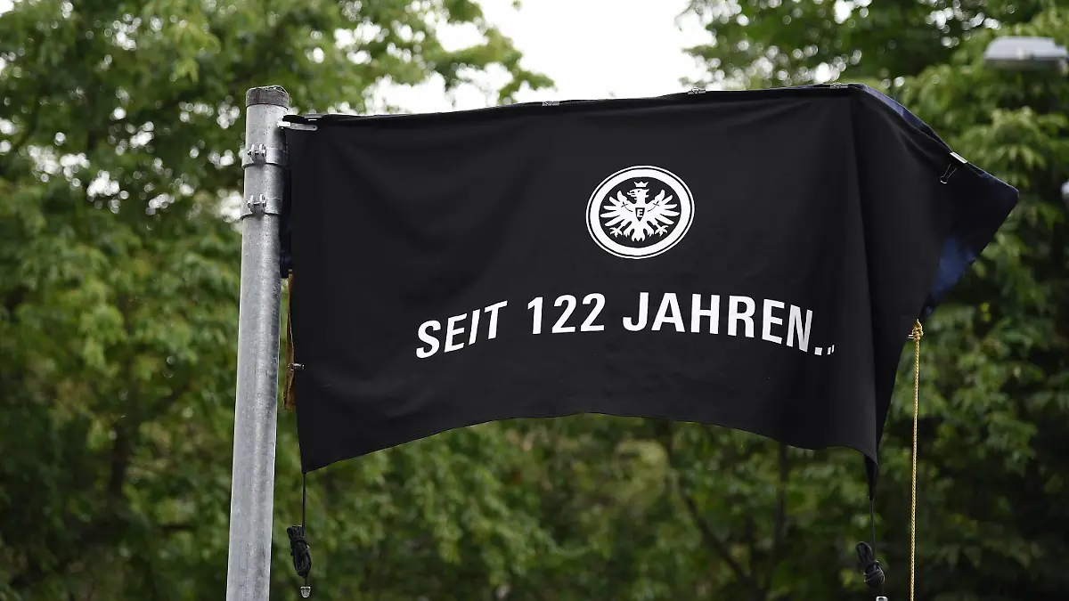  05.07.2021 Frankfurt am Main, Deutsche Bank Park Eintracht Frankfurt Im Herzen von Europa 1 Einweihung der neuen Adresse des ProfiCamps von Eintracht Frankfurt und Enthüllung des Straßenschildes Symbolbild Seit 122 Jahren Eintracht Frankfurt emspor, DFL regulations prohibit any use of photographs as image sequences and/or quasi-video *** 05 07 2021 Frankfurt am Main, Deutsche Bank Park Eintracht Frankfurt Im Herzen von Europa 1 Inauguration of the new address of Eintracht Frankfurts ProfiCamp and unveiling of the street sign Symbol image For 122 years Eintracht Frankfurt emspor, DFL regulations prohibit any use of photographs as image sequences and or quasi video