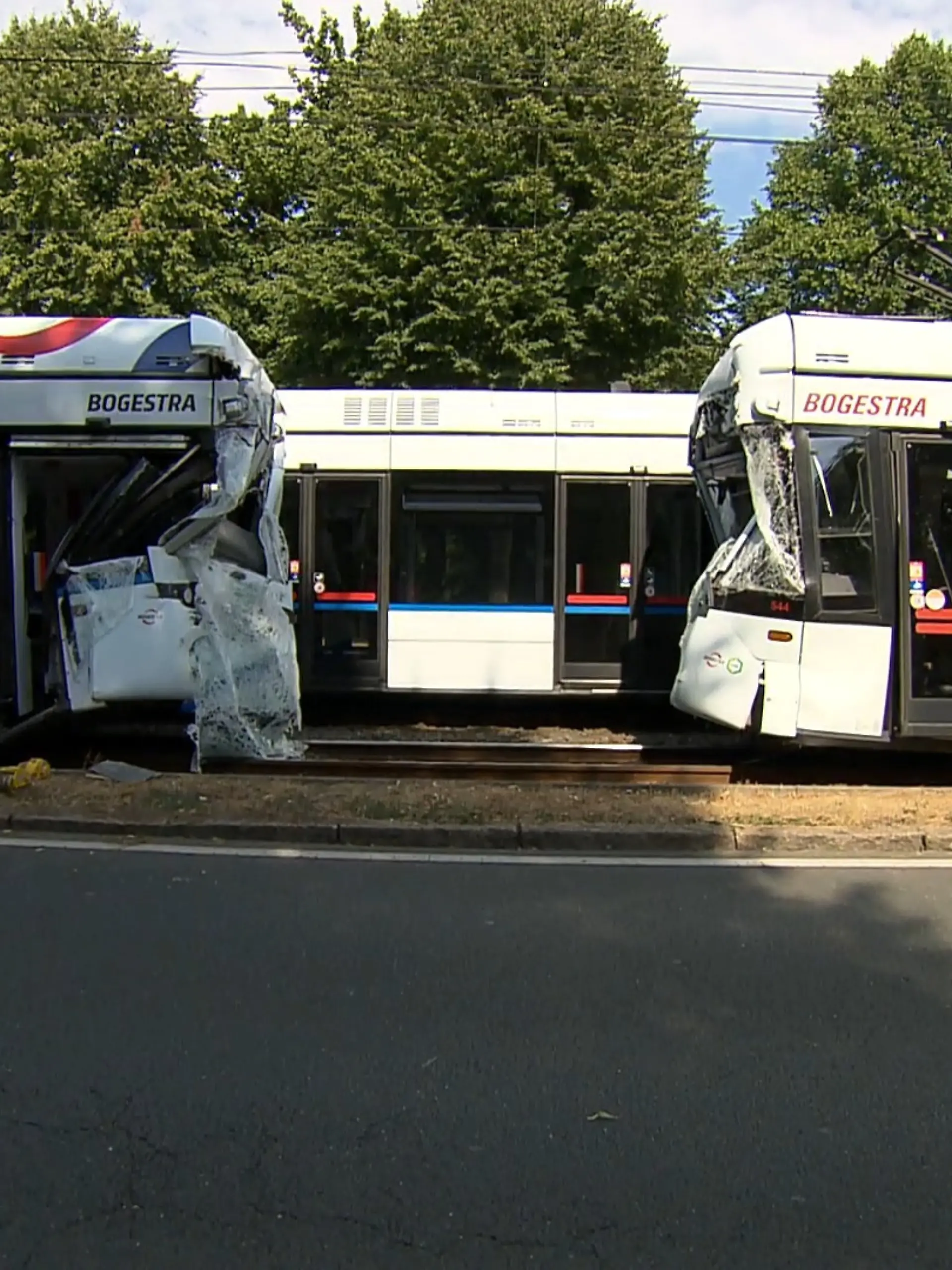 Bild zu: "Nach Straßenbahn-Unfall in Gelsenkirchen: Ermittler suchen weiter nach der Unfallursache"