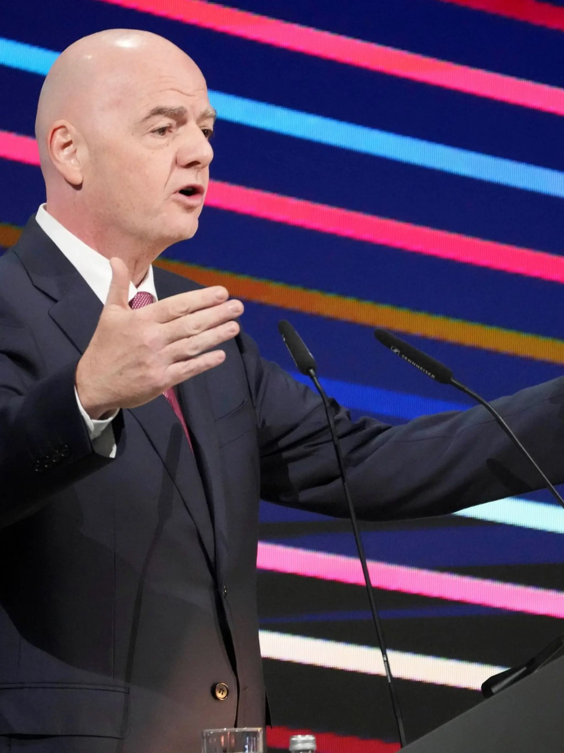 Bild zu: "UEFA bestätigt Zahlungen an Ex-Mitarbeiterin von Infantino"
