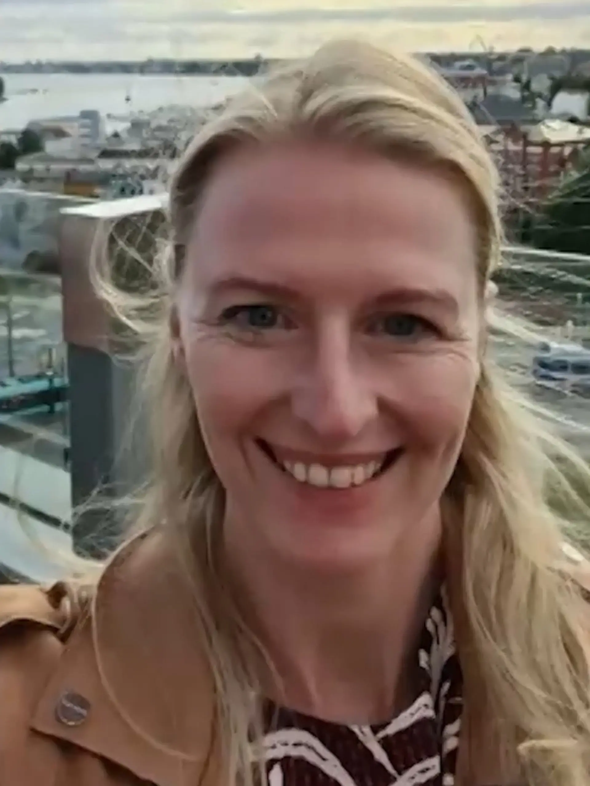 Bild zu: "Hotelgäste sprechen mit fremder Frau – dann googeln sie Vanessa Huber"