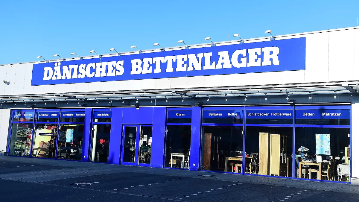 Filiale eines Dänisches Bettenlager-Shops in Duisburg.